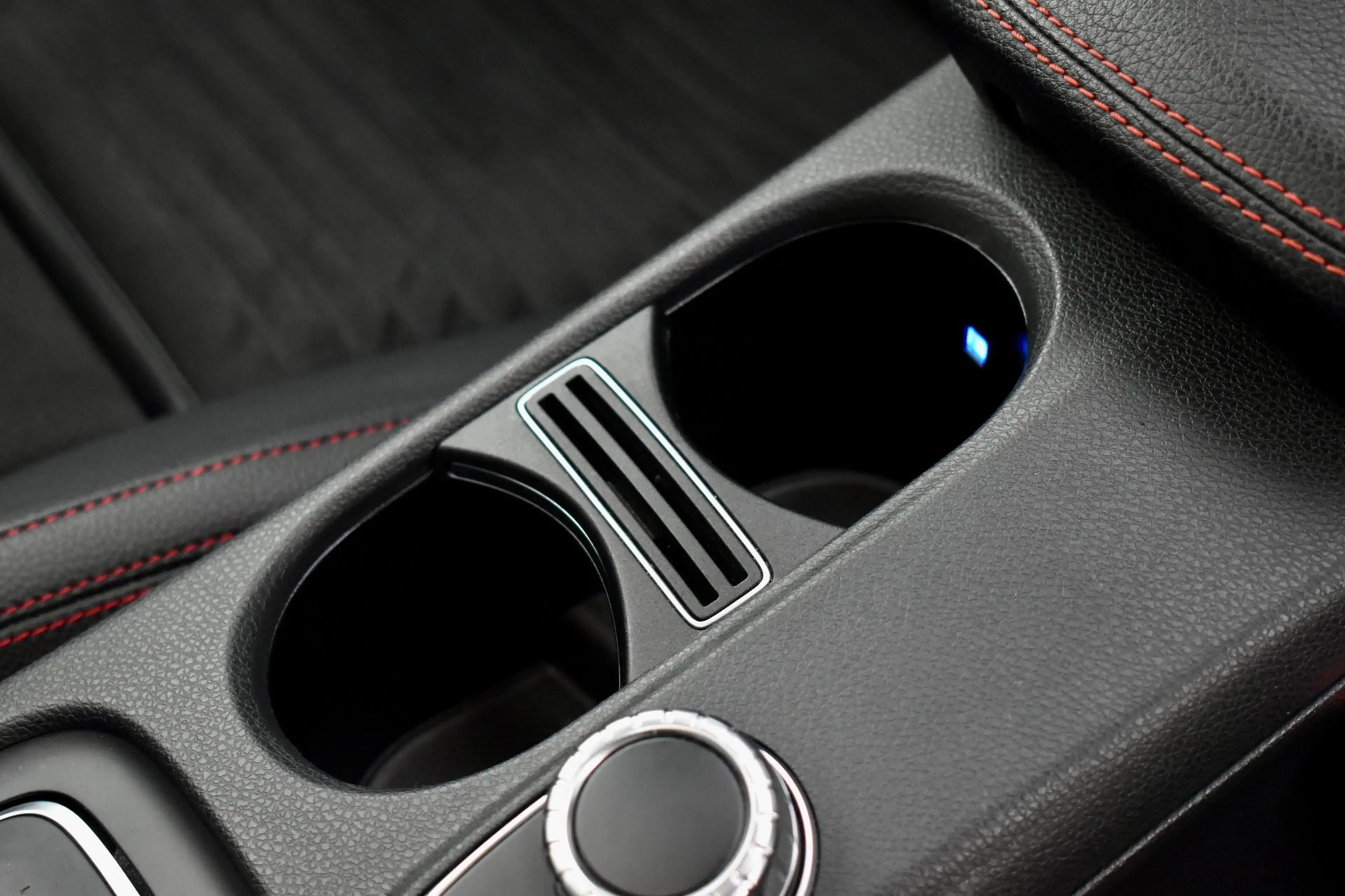 Mercedes-Benz GLA 180 Business Solution AMG|Pano|Camera|Cruise|Navi — photo 23