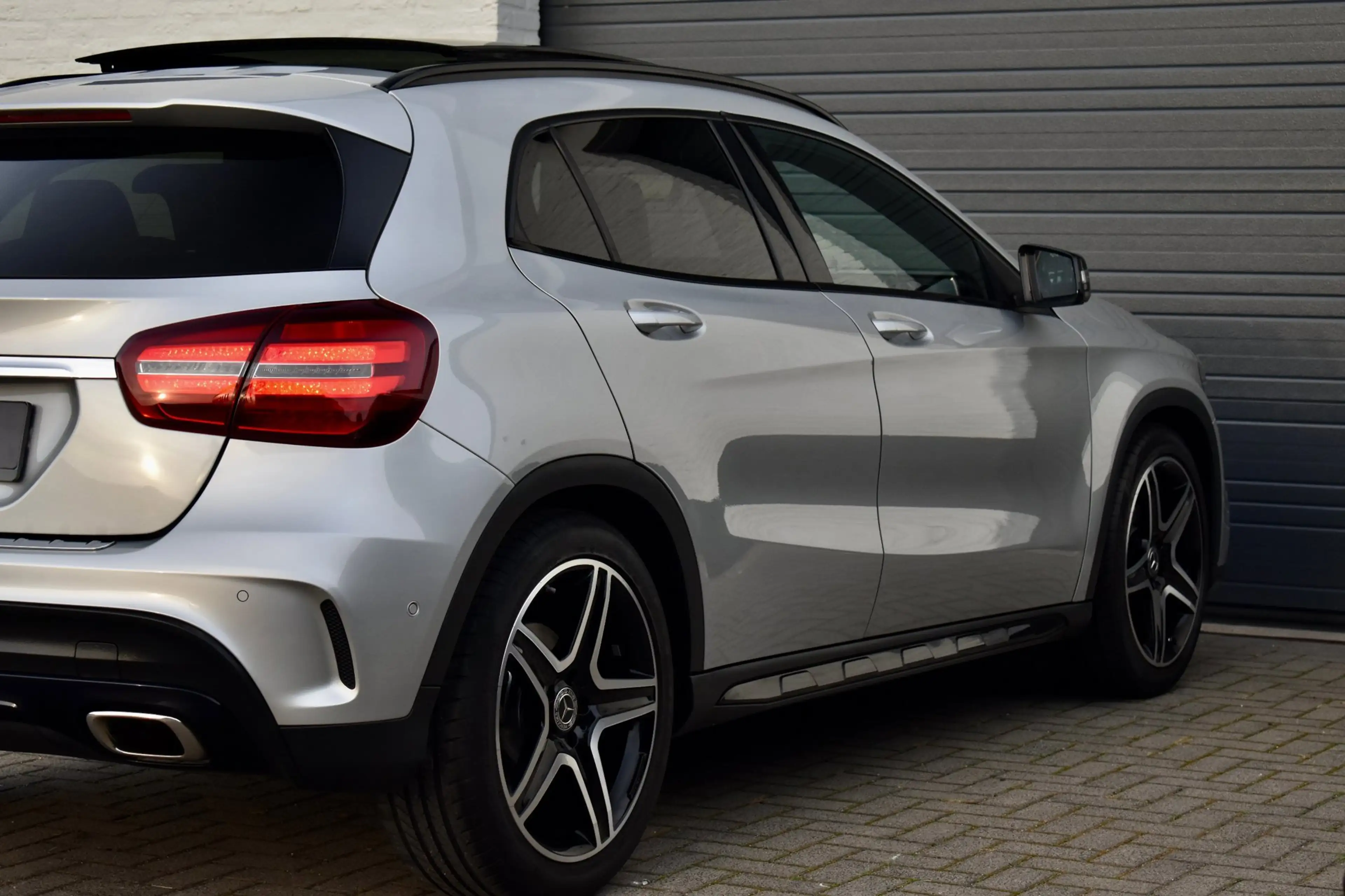 Mercedes-Benz GLA 180 Business Solution AMG|Pano|Camera|Cruise|Navi — photo 42