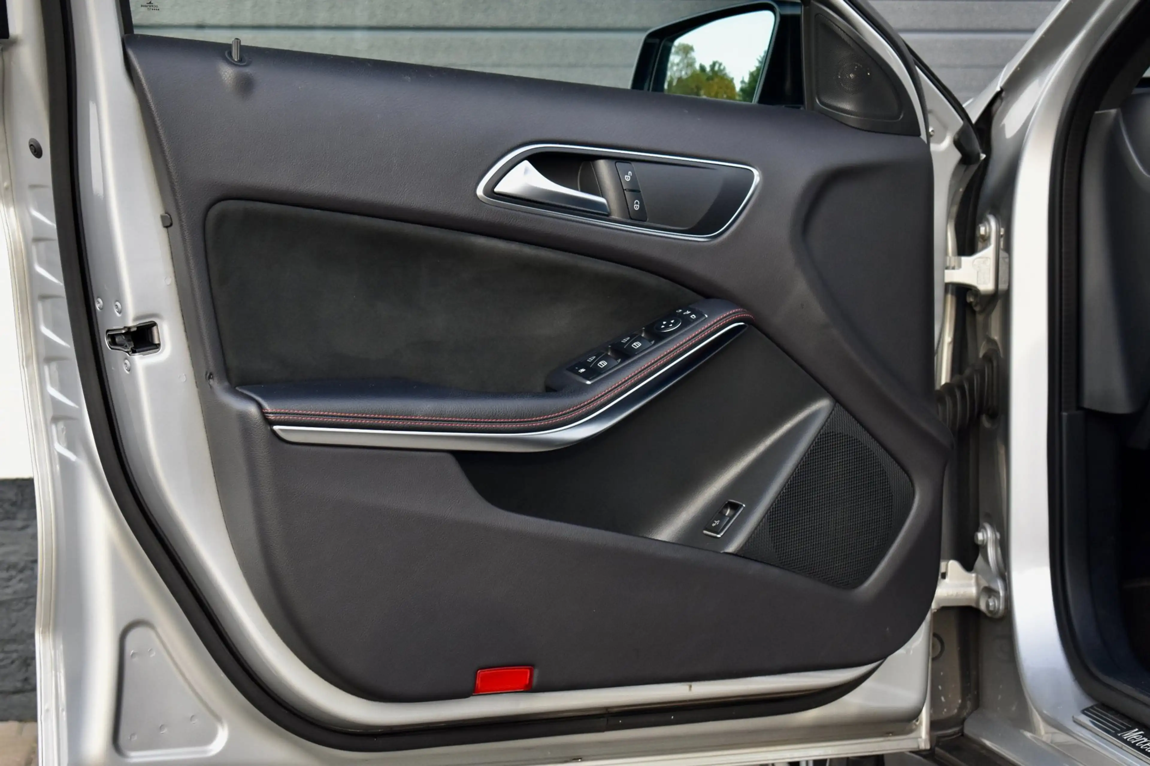 Mercedes-Benz GLA 180 Business Solution AMG|Pano|Camera|Cruise|Navi — photo 50