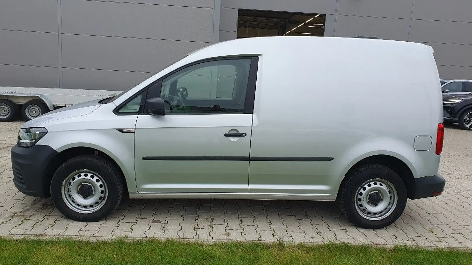 Volkswagen Caddy Nfz Kasten BMT Schiebetür wenig KM Silber - 2