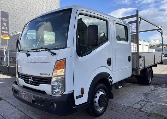 Nissan Cabstar 35.13 | 2.5 dCi 130 cv | Double Cabine | Double essieu |Plateau