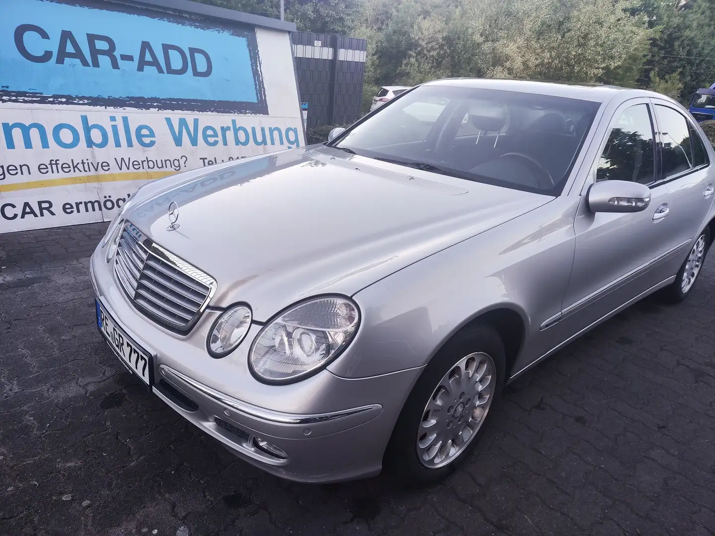 Mercedes-Benz E 200 E 200 Kompressor Automatik Elegance Silber - 2