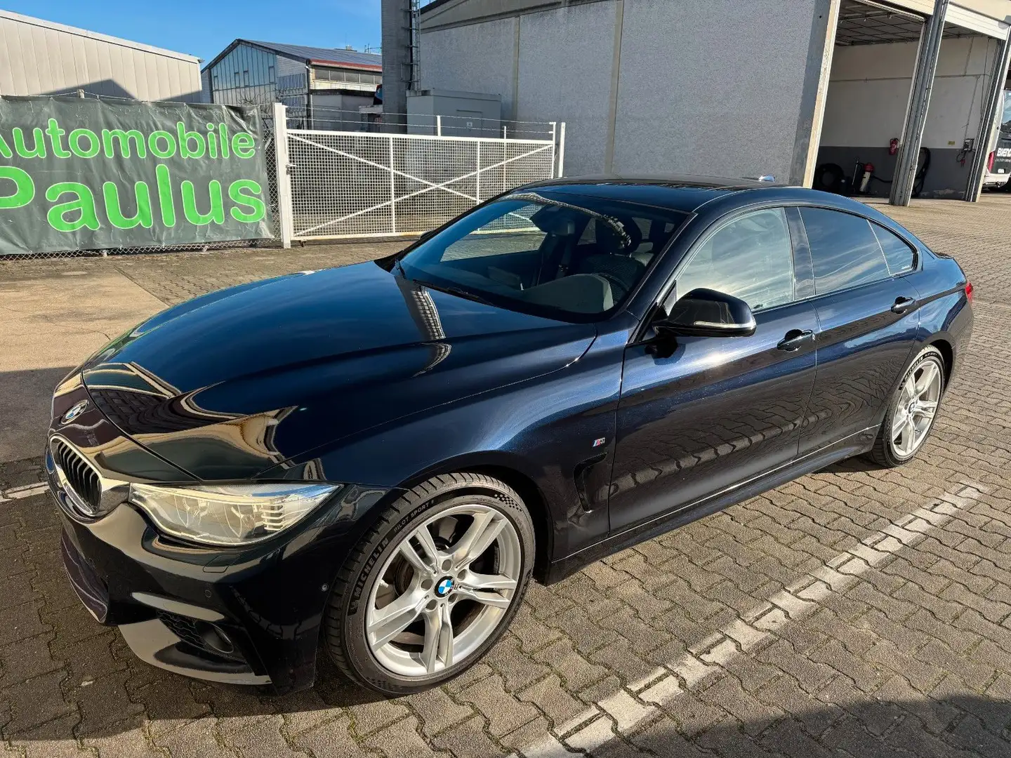 BMW 430 M-SPORT°AHK°HEADUP°KAMERA° Schwarz - 1