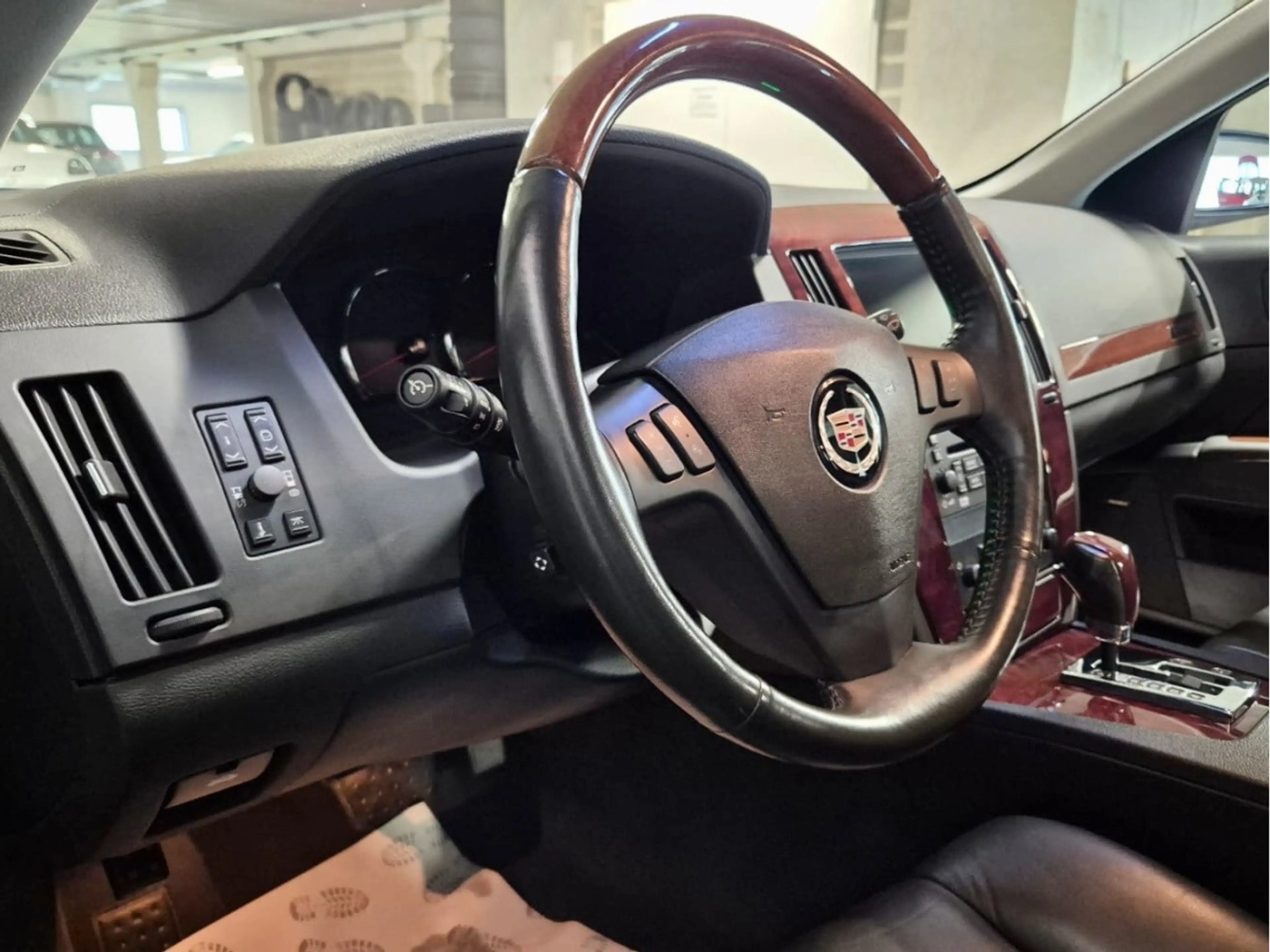 Cadillac STS 4.6 V8 HEAD UP BOSE CUIR NAVI EUROPA COC — photo 11