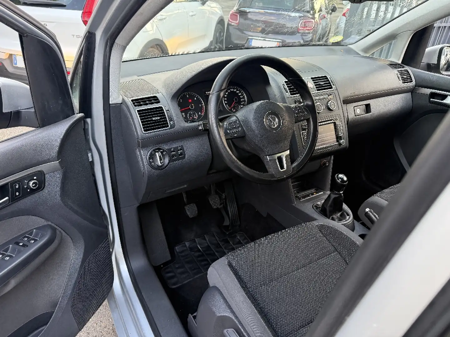 Volkswagen Touran 2.0 TDI 140 Confortline - 2
