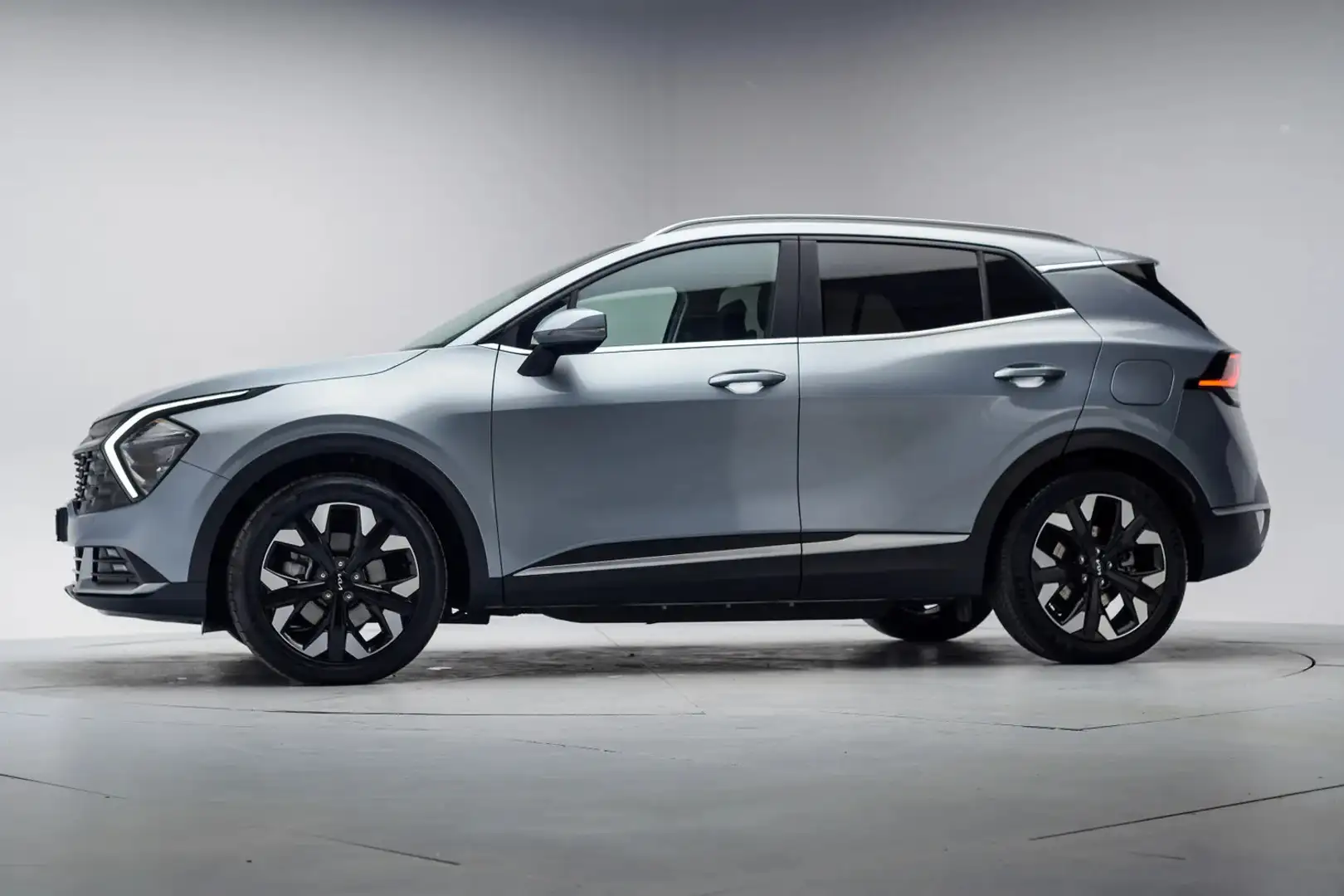 Kia Sportage 1.6 T-GDi PHEV 265pk AWD DynamicLine Aut. [ LED Tr Gris - 2