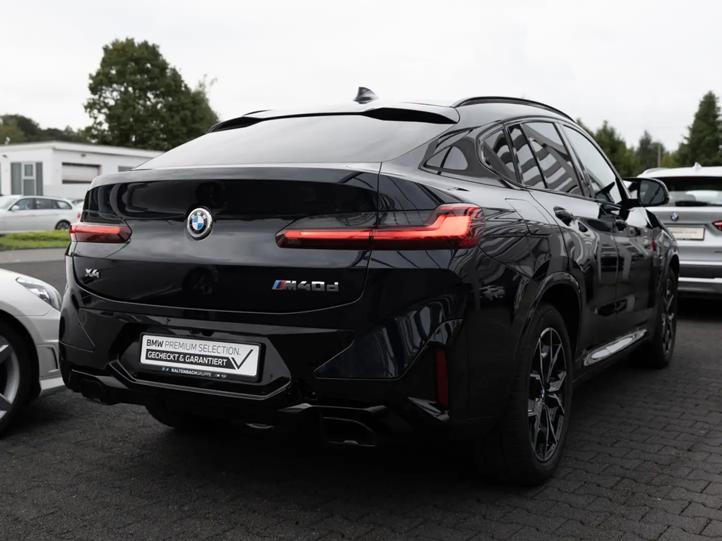 BMW X4 M 40d PANO STANDHZ AHK 360° LASER HUD NAVI Schwarz - 2