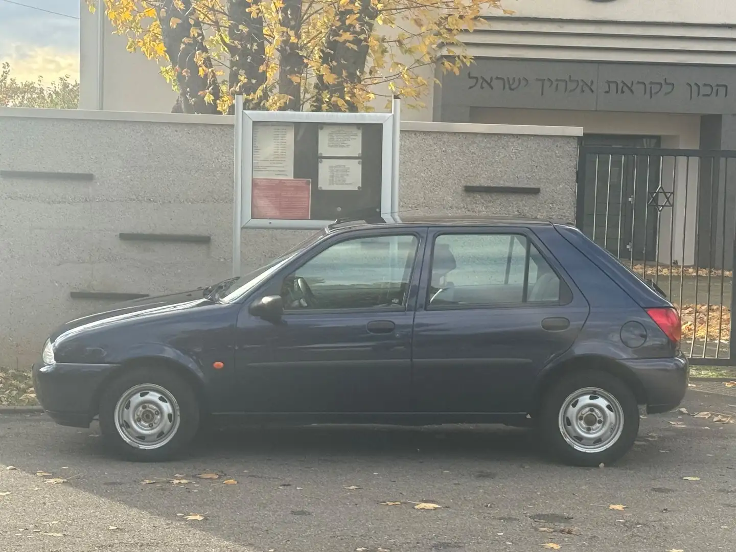 Ford Fiesta 1.3 44kW Style Blau - 2