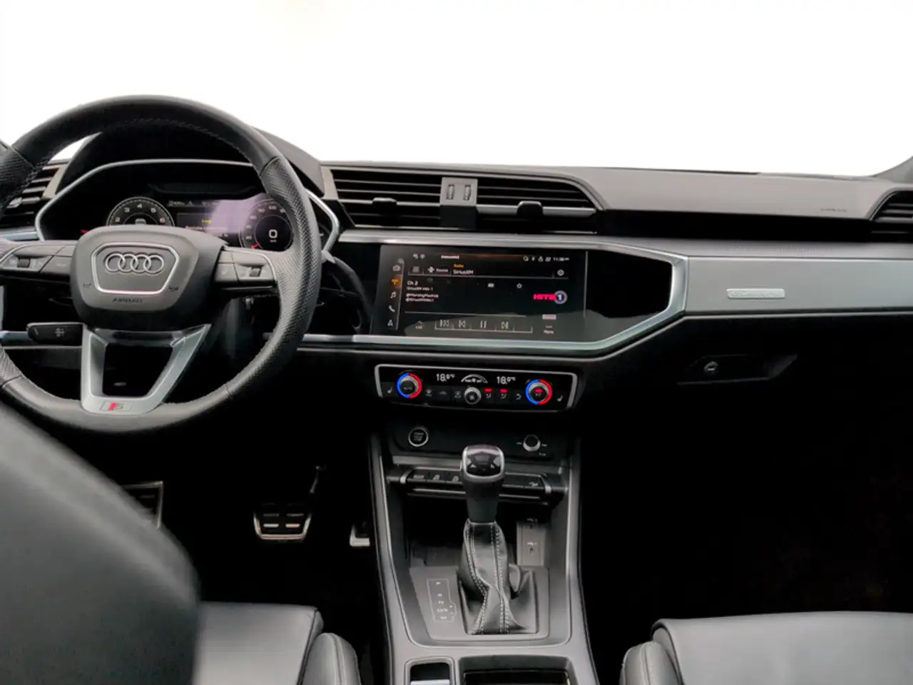 Audi Q3 снимка Audi Q3