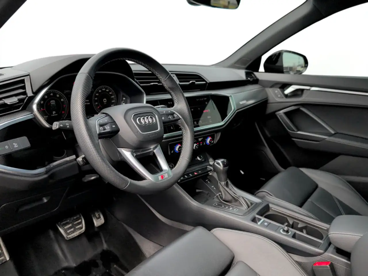 Audi Q3 снимка Audi Q3