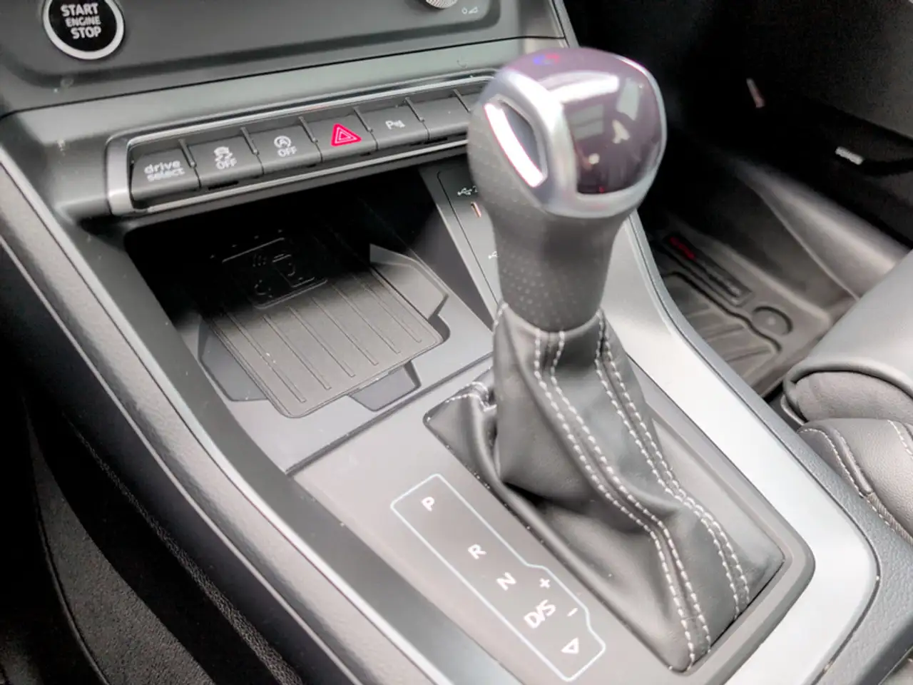 Audi Q3 снимка Audi Q3