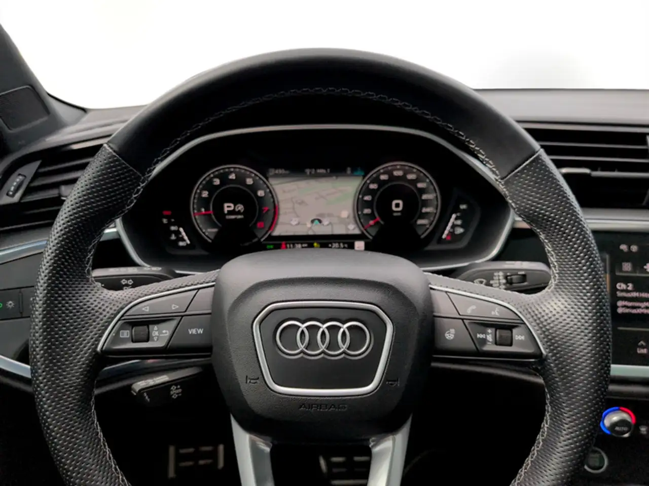 Audi Q3 снимка Audi Q3