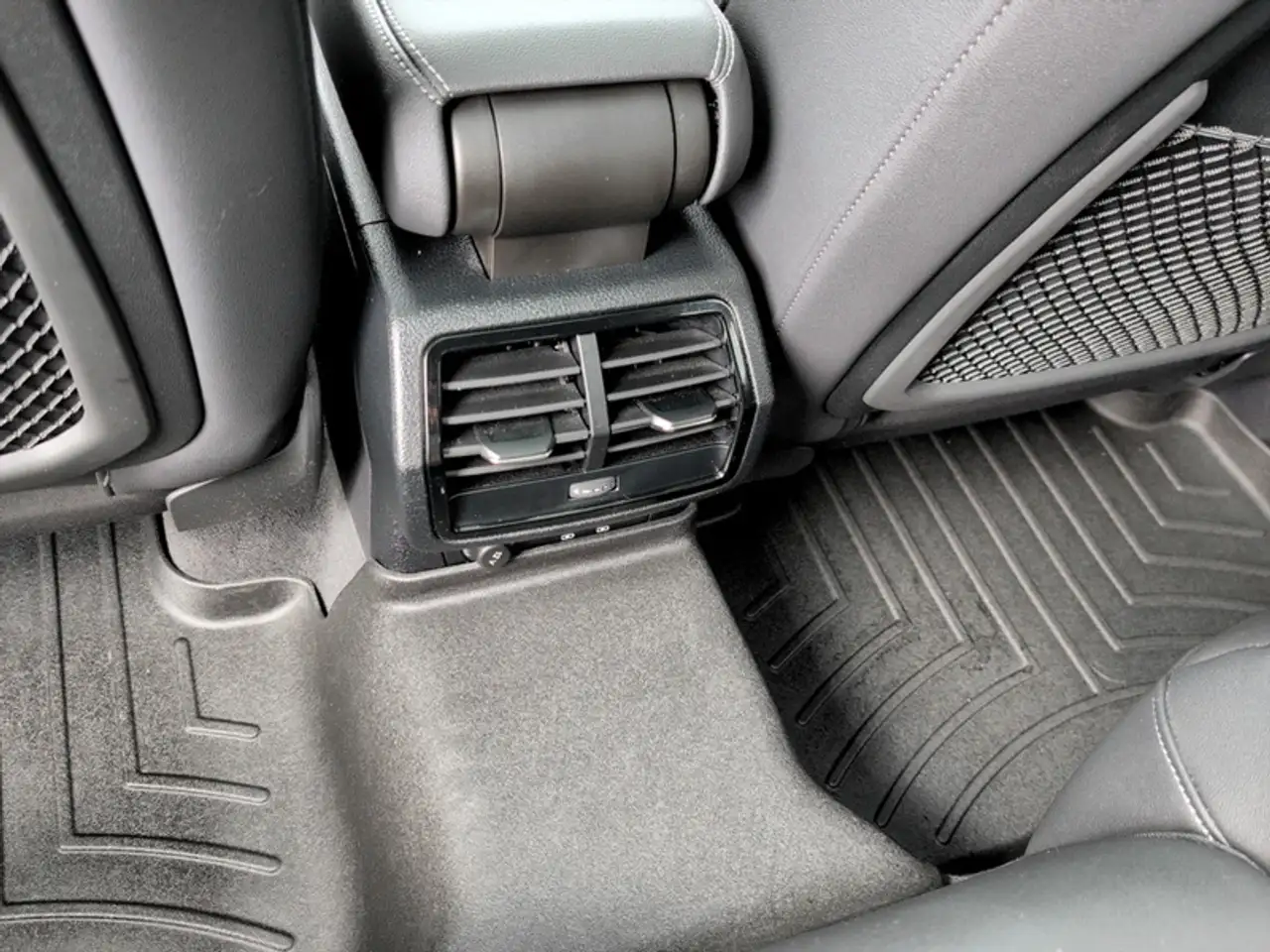 Audi Q3 снимка Audi Q3