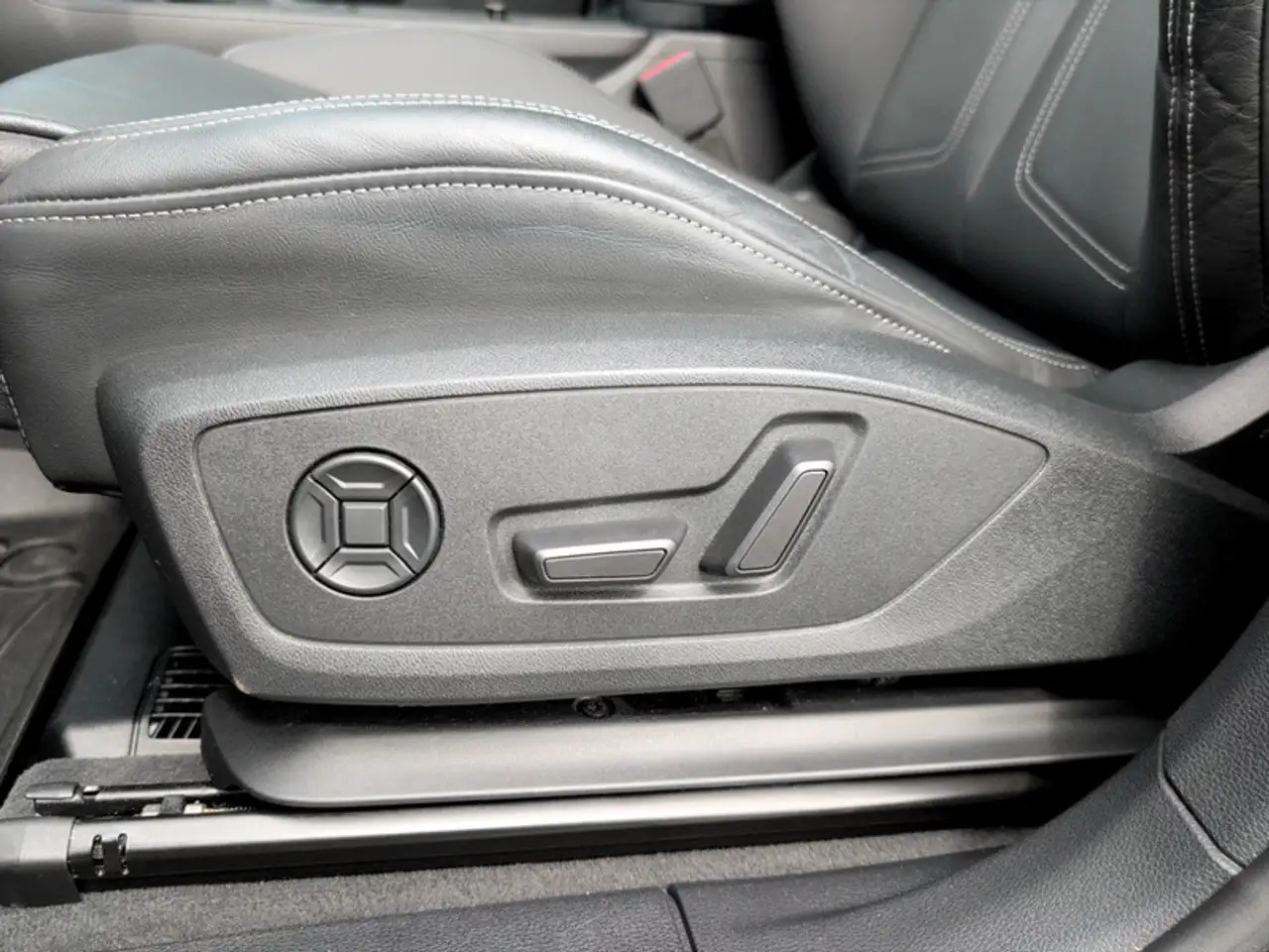Audi Q3 снимка Audi Q3
