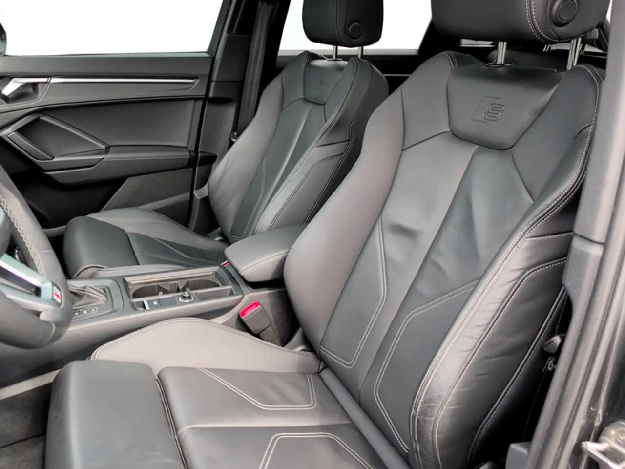 Audi Q3 снимка Audi Q3