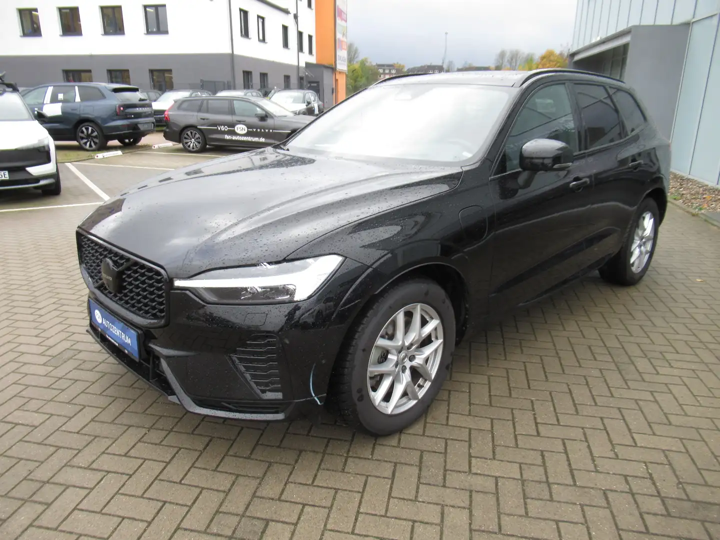 Volvo XC60 T6 AWD Plug-in Hybrid Black Edition Ultra Чёрный - 1