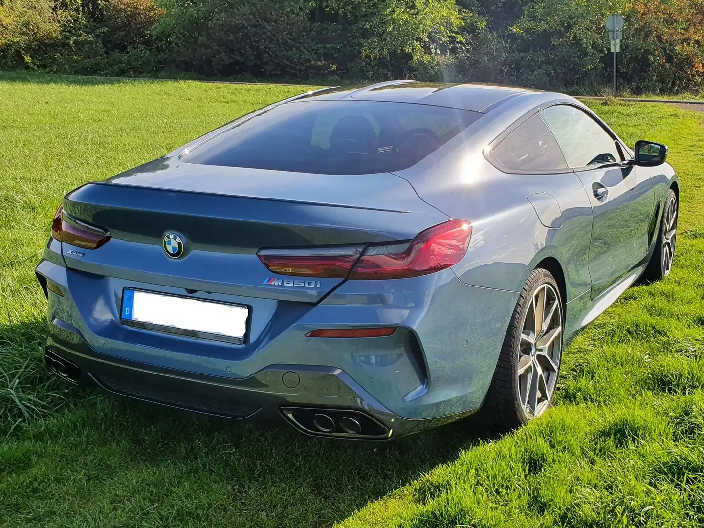 BMW M850 xDrive Coupe, Vollausstattung, Service incl. Blau - 2