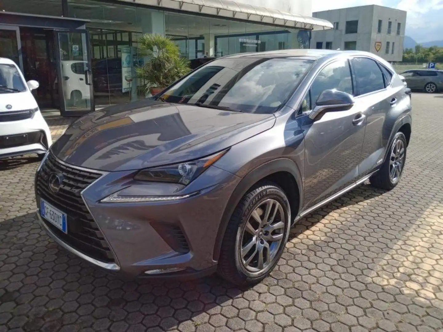 Lexus NX 300 NX I 2018 300h 2.5 Premium 4wd cvt Noir - 1