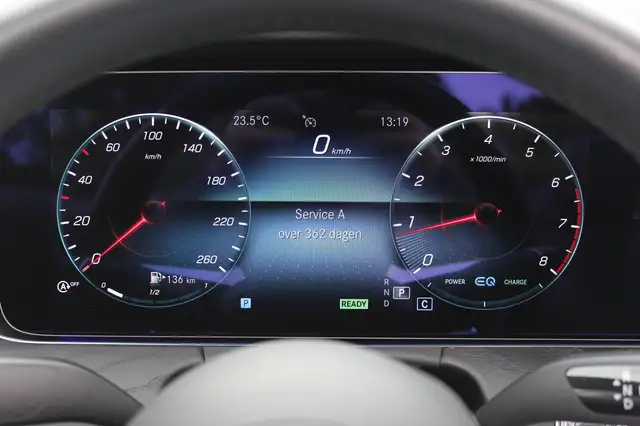 Mercedes-Benz E-Class view 19