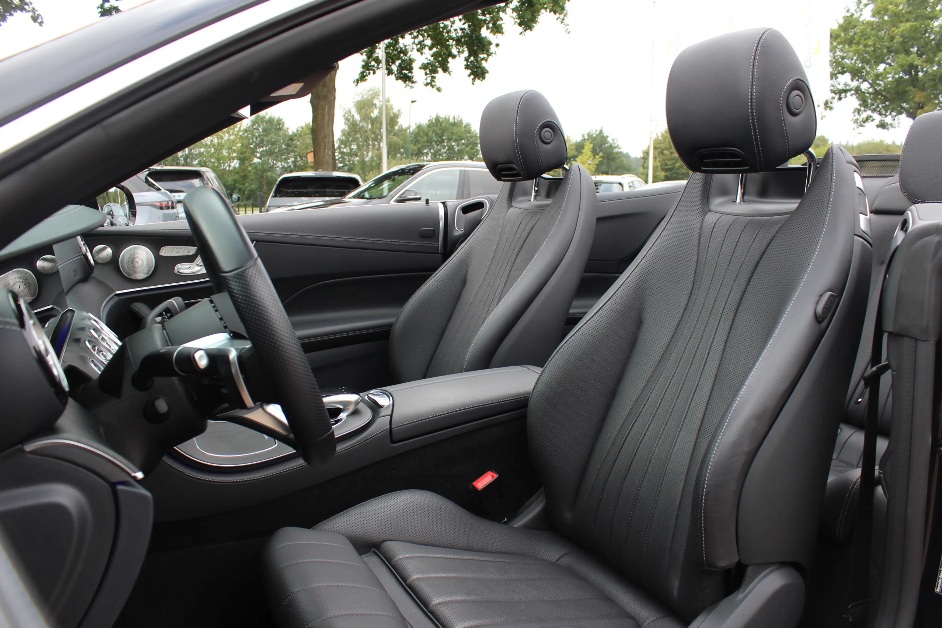 Mercedes-Benz E 200 Cabrio AMG Line / Nieuwstaat / Camera / Burmester — photo 4