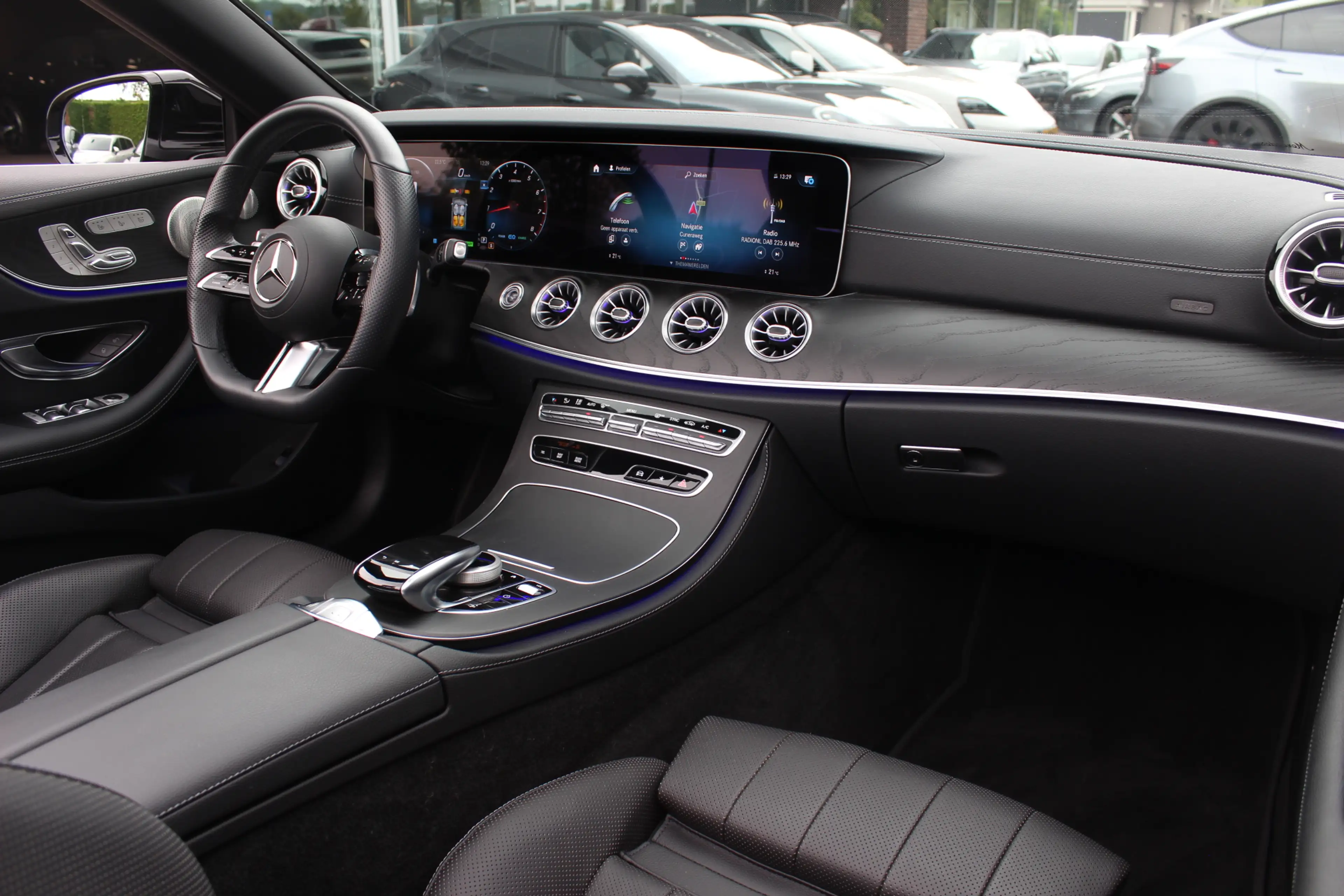 Mercedes-Benz E 200 Cabrio AMG Line / Nieuwstaat / Camera / Burmester — photo 13