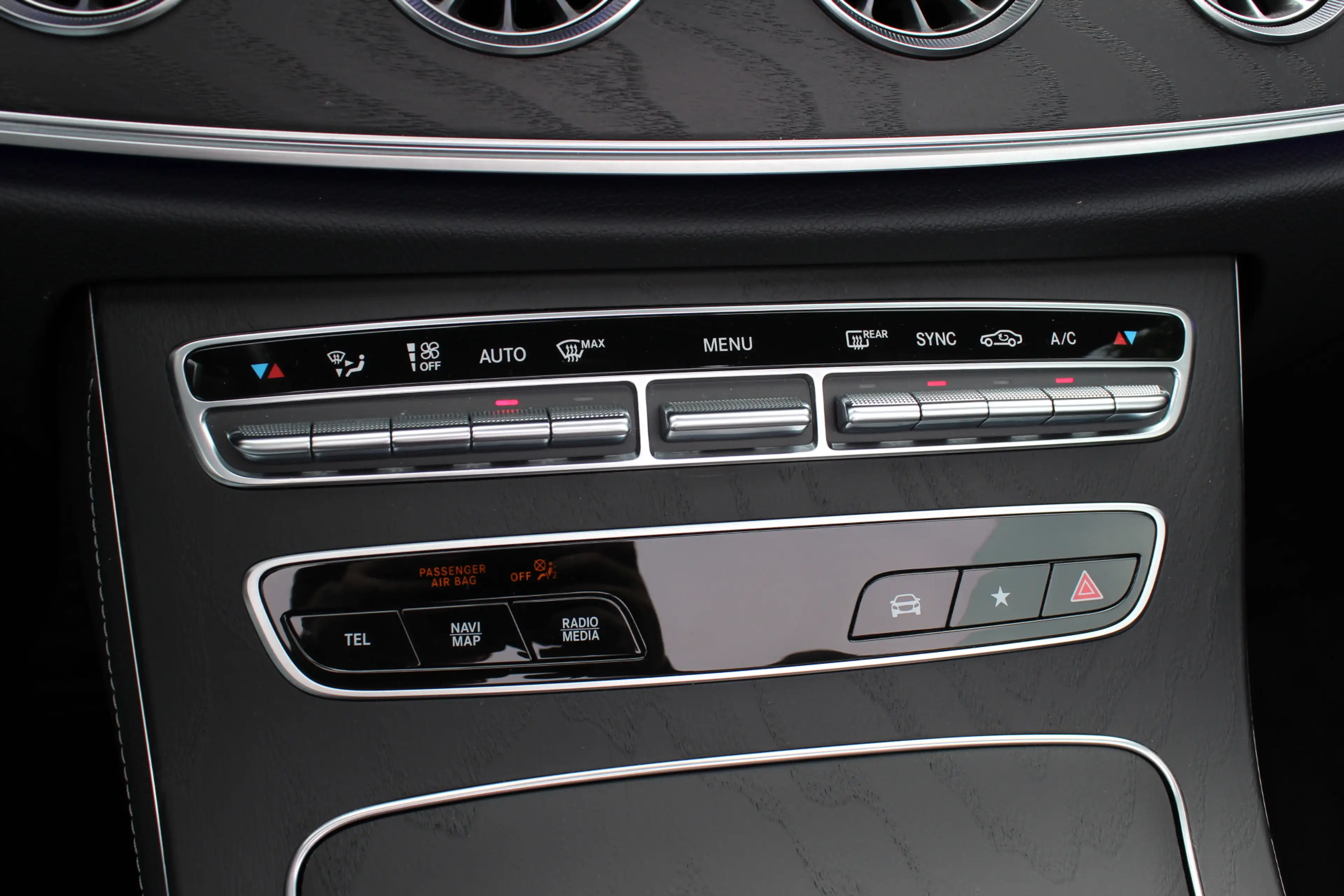 Mercedes-Benz E 200 Cabrio AMG Line / Nieuwstaat / Camera / Burmester — photo 30