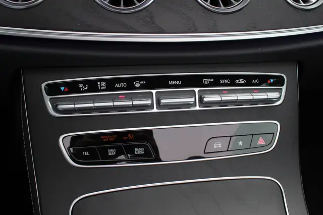 Mercedes-Benz E-Class view 30