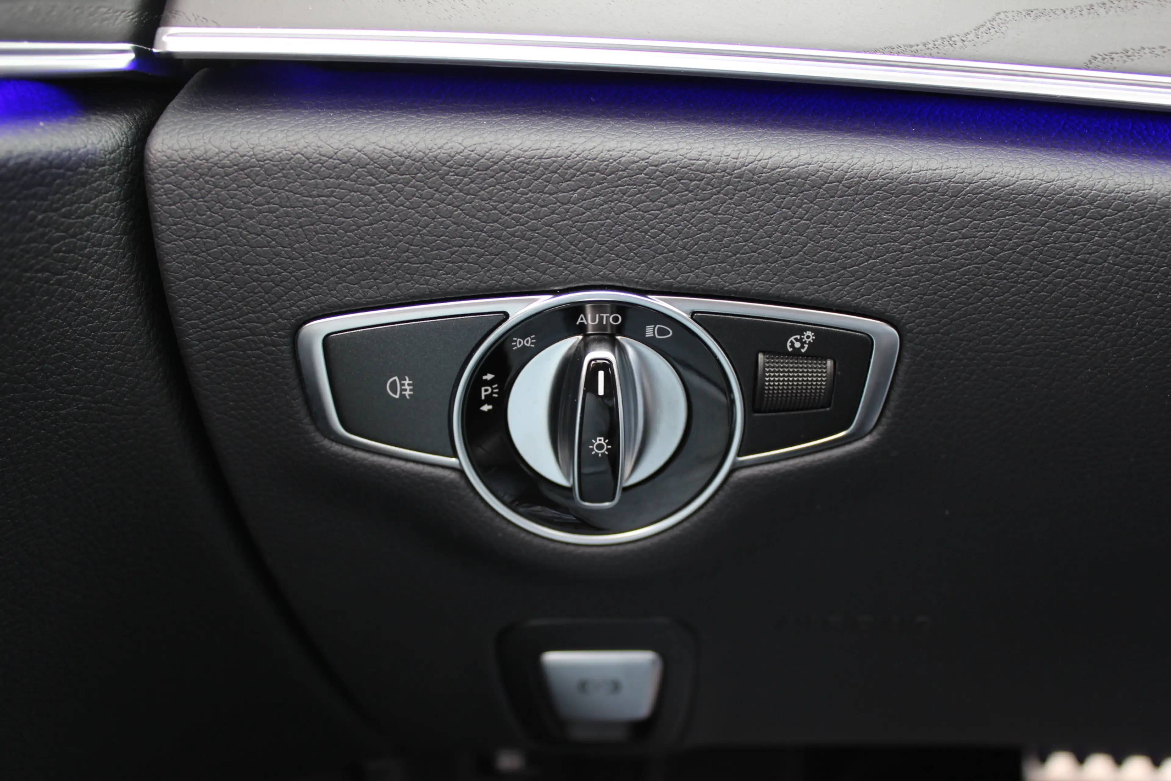 Mercedes-Benz E 200 Cabrio AMG Line / Nieuwstaat / Camera / Burmester — photo 38