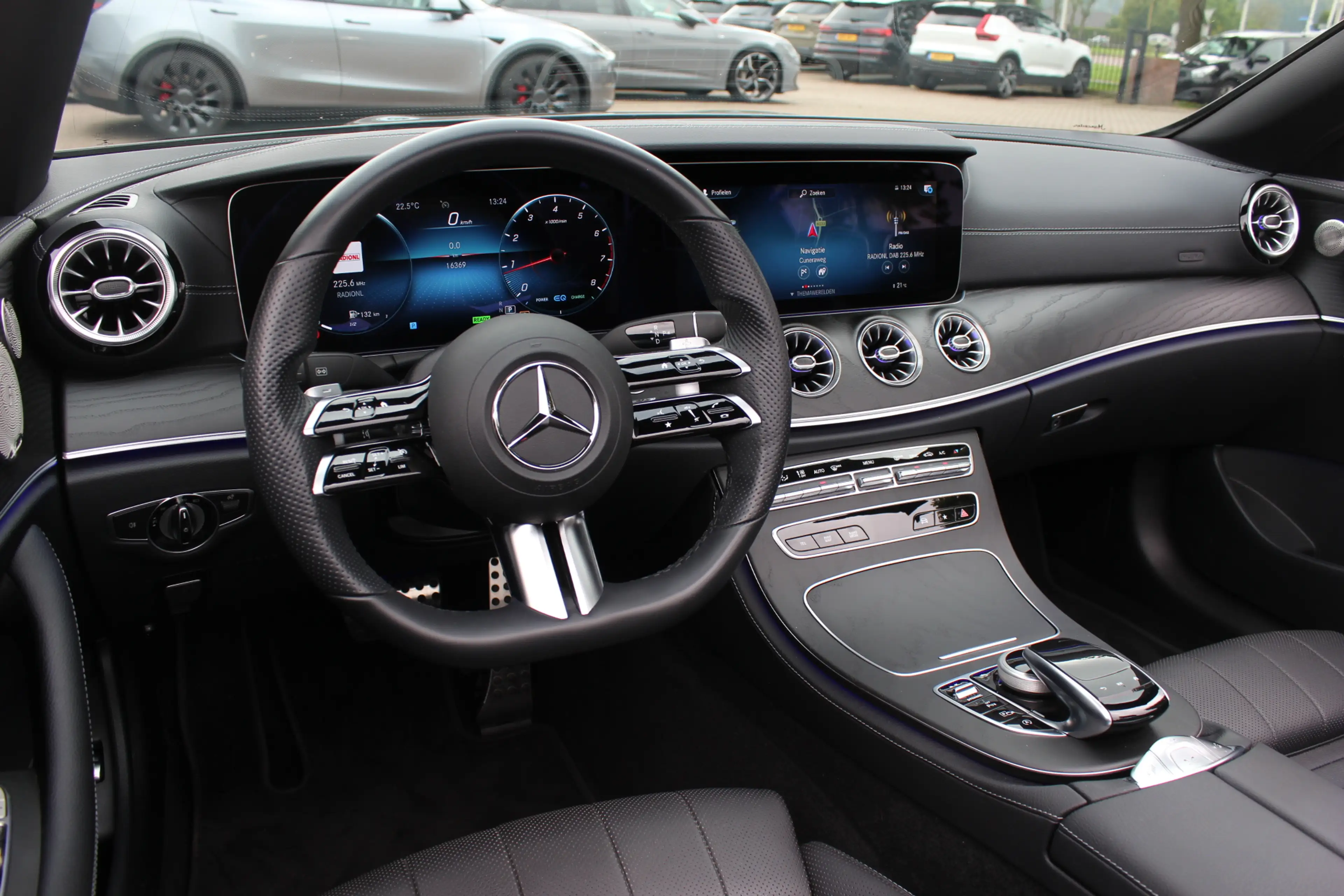 Mercedes-Benz E 200 Cabrio AMG Line / Nieuwstaat / Camera / Burmester — photo 17