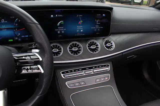 Mercedes-Benz E-Class view 21