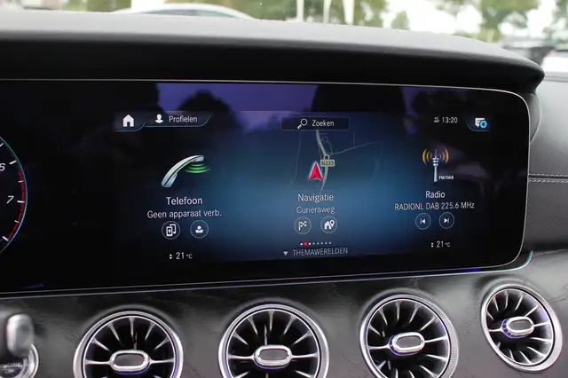 Mercedes-Benz E-Class view 22