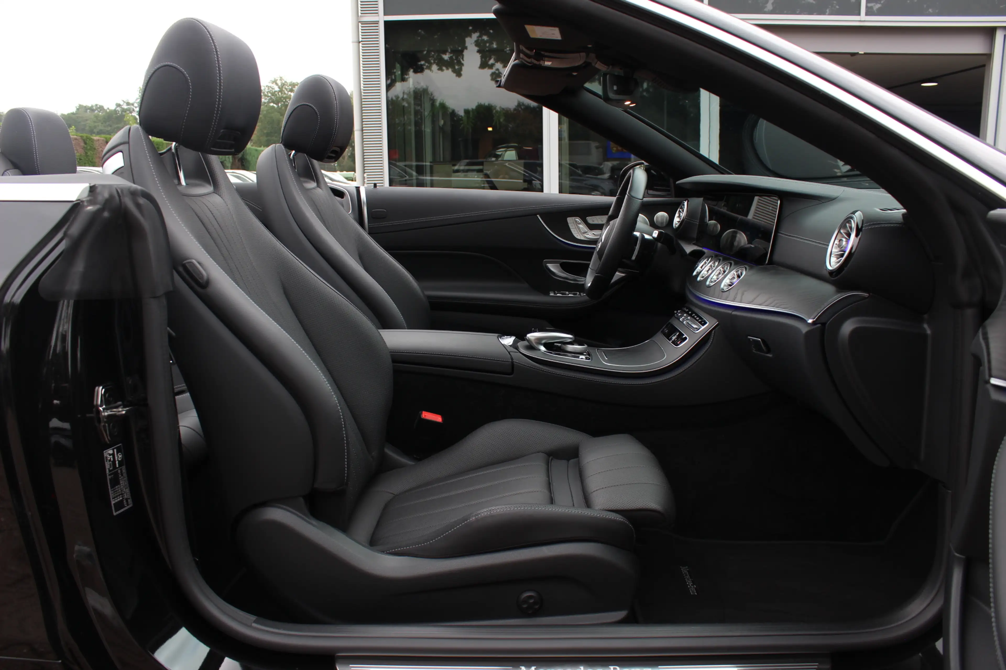 Mercedes-Benz E 200 Cabrio AMG Line / Nieuwstaat / Camera / Burmester — photo 12
