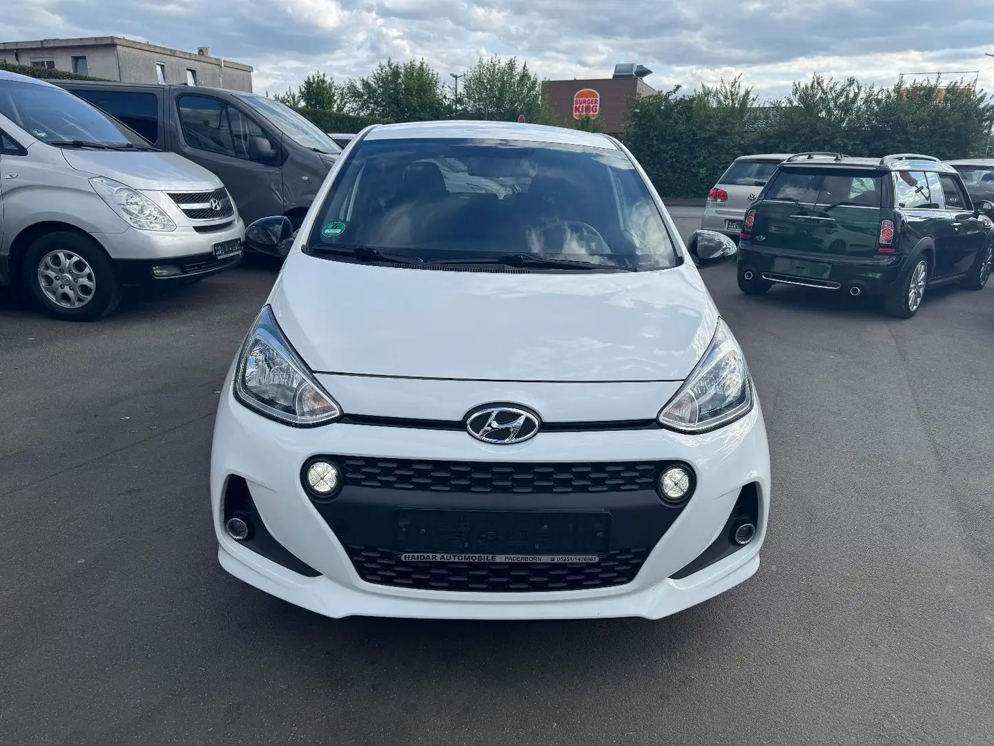 Hyundai i10 Passion +    *Erste Hand*Automatikgetriebe* Weiß - 2