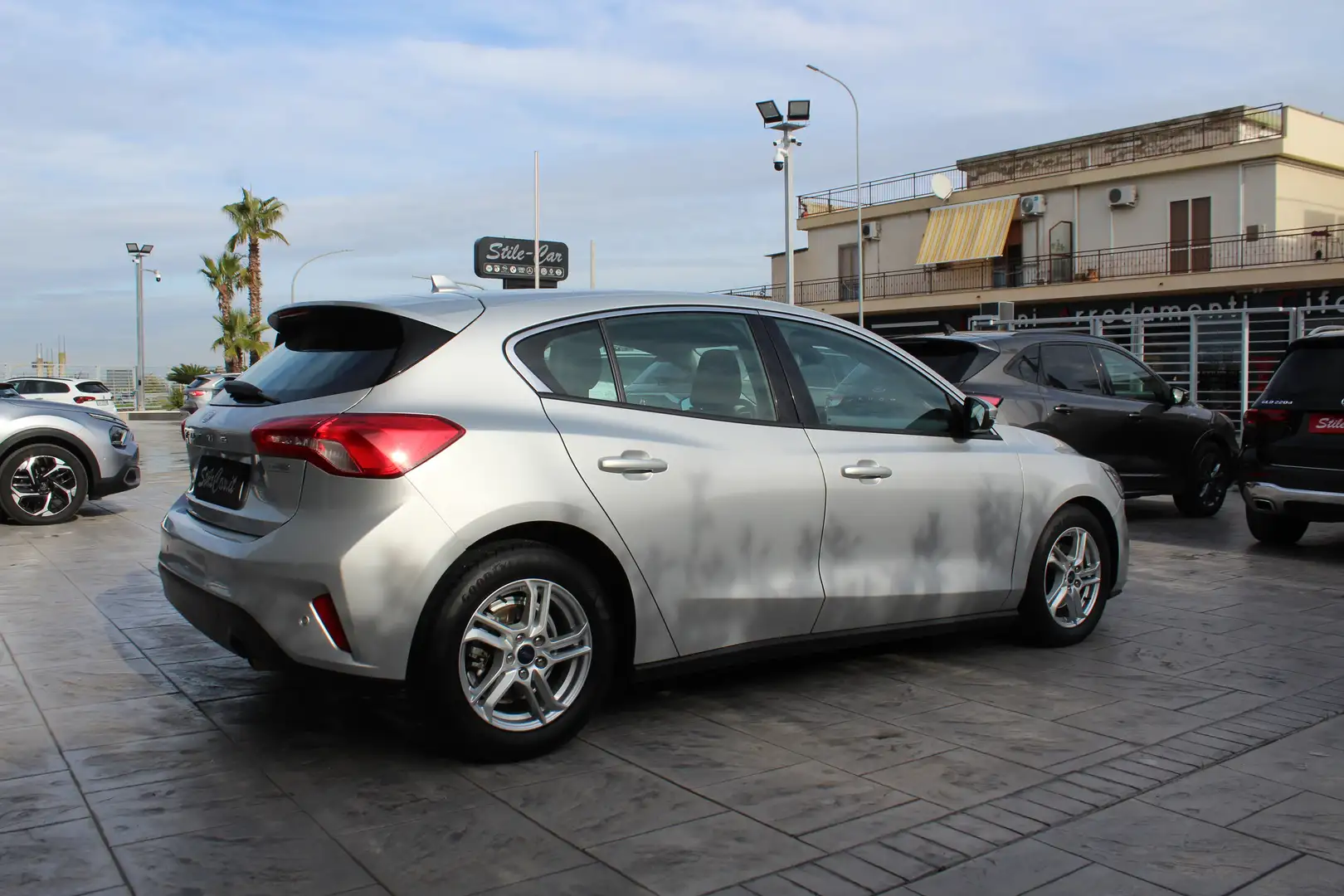 Ford Focus Focus 1.5 ecoblue Business s Plateado - 2