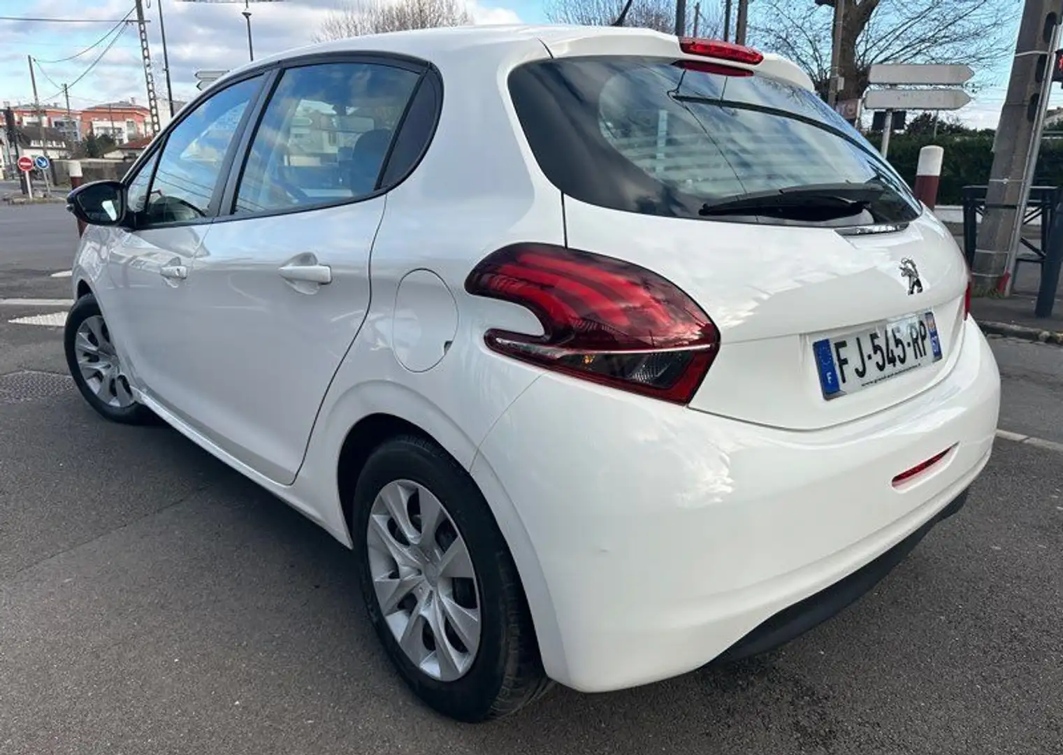 Peugeot 208 32300kms première main Blanc - 2