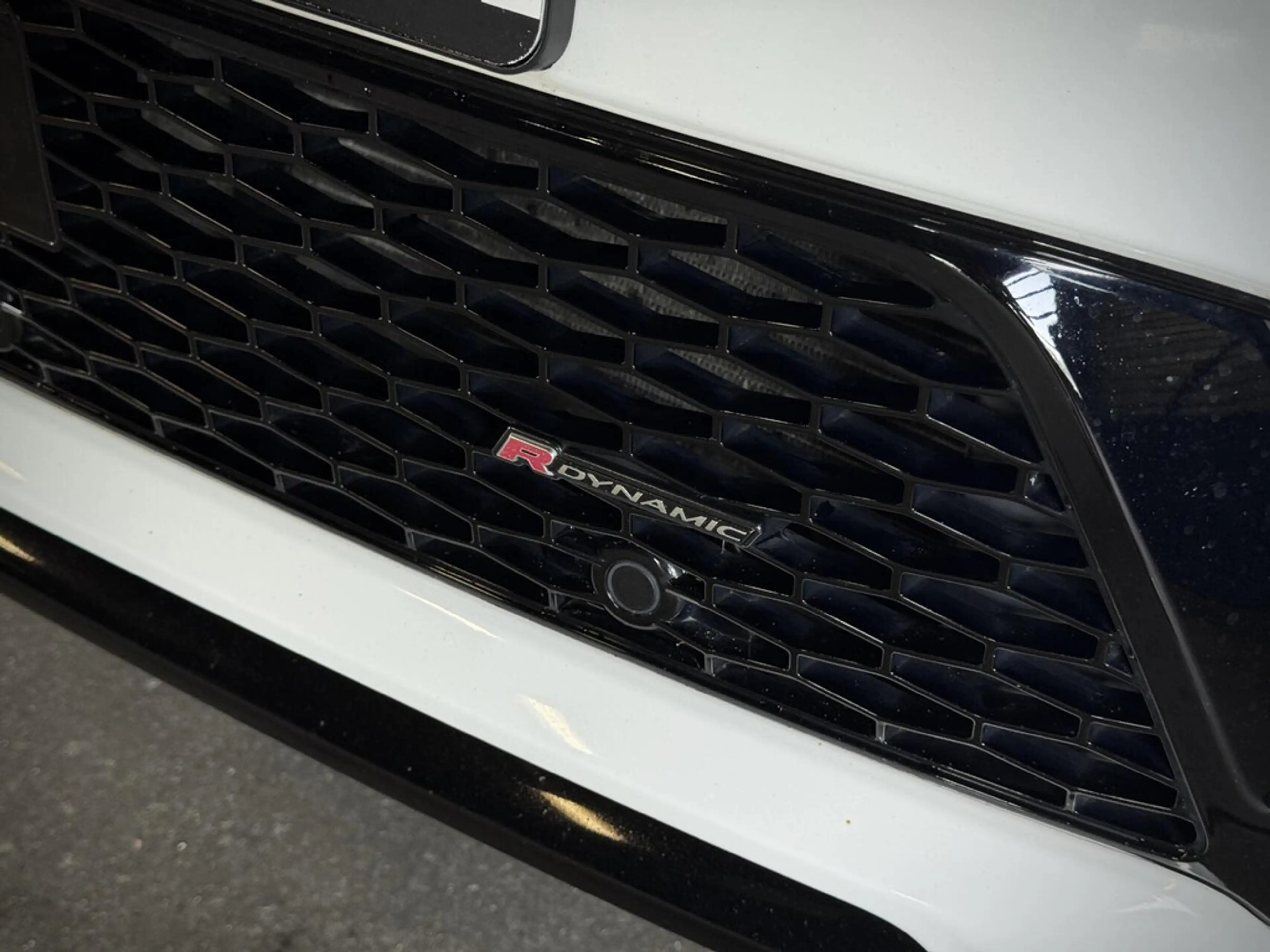 Land Rover Discovery Sport P300e 1.5 R-Dynamic SE | SOH 92% | Black Pack | Co — photo 29