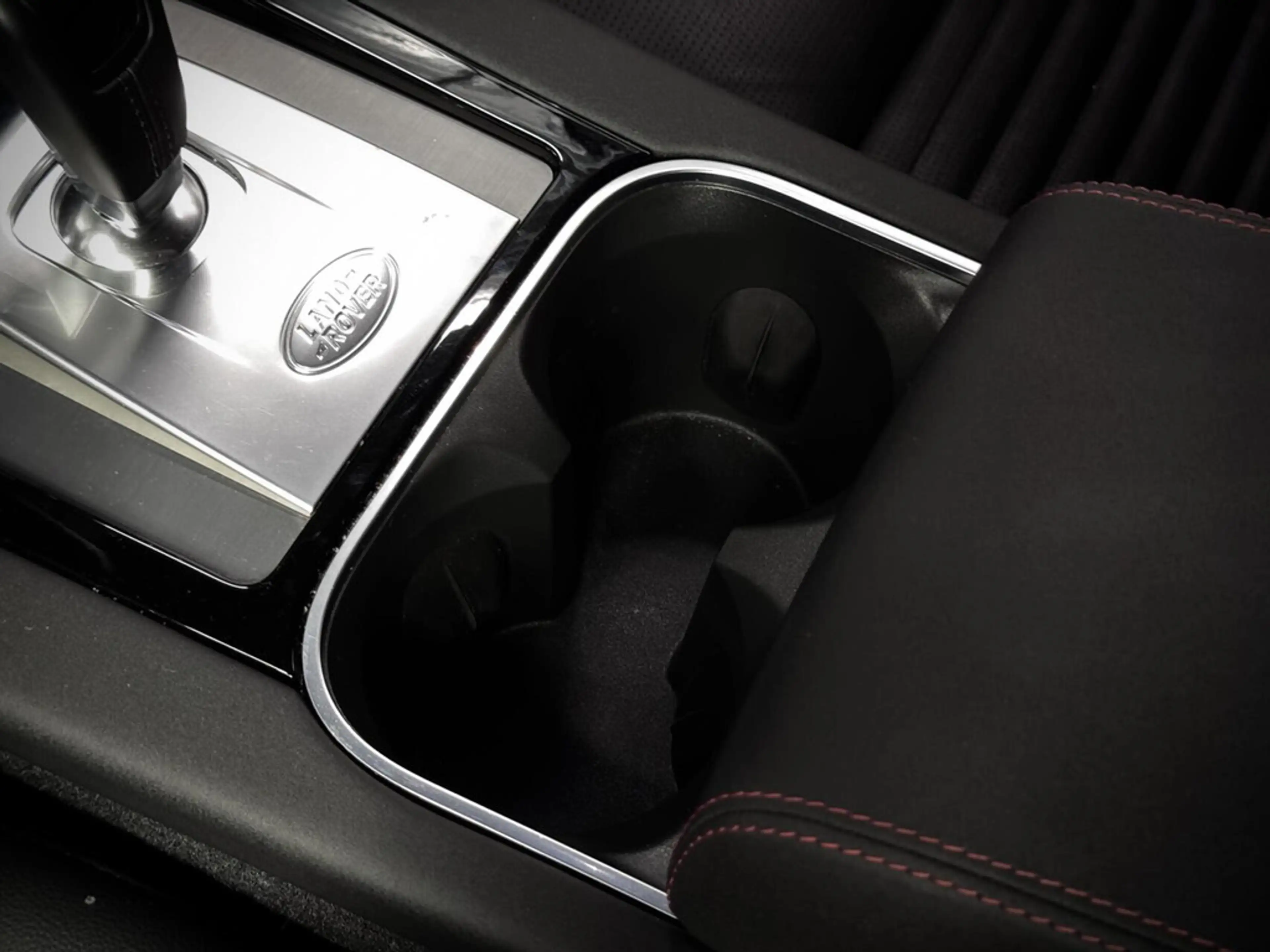 Land Rover Discovery Sport P300e 1.5 R-Dynamic SE | SOH 92% | Black Pack | Co — photo 34