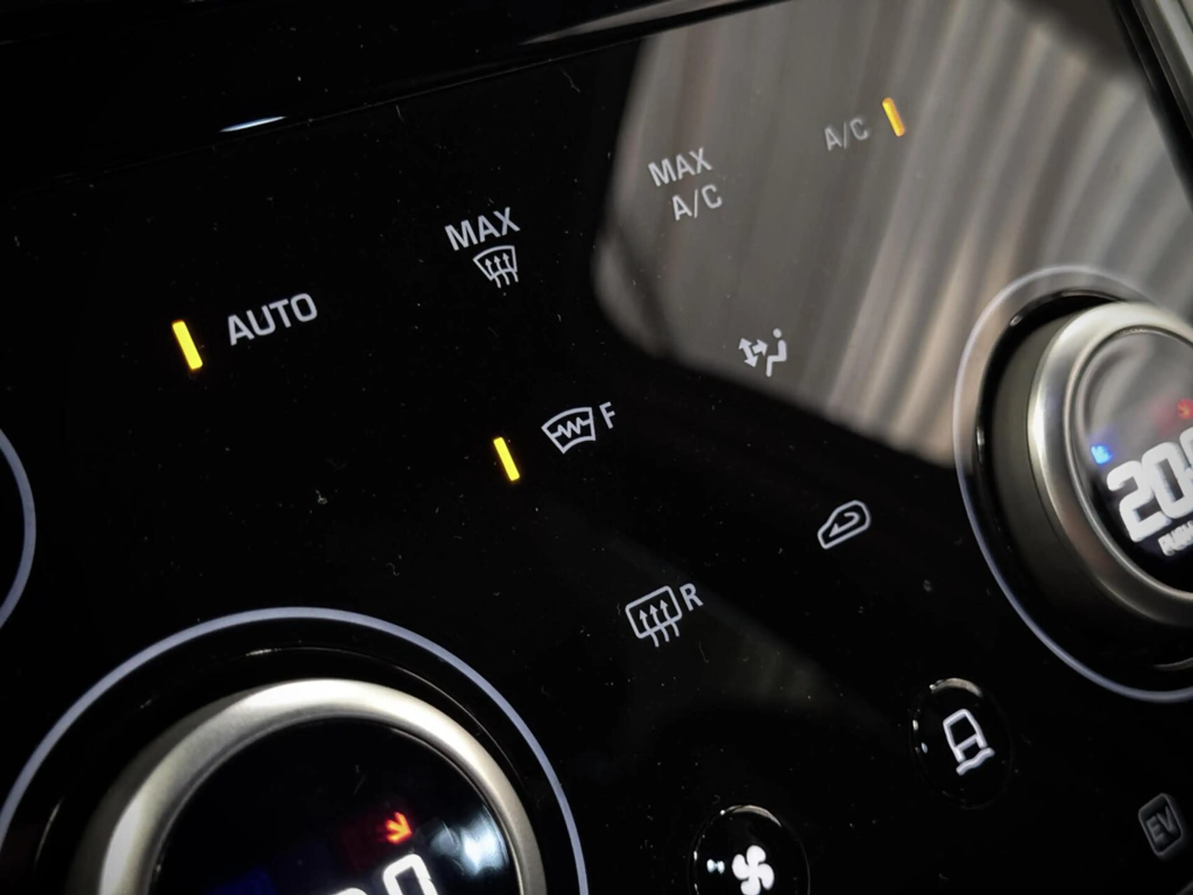 Land Rover Discovery Sport P300e 1.5 R-Dynamic SE | SOH 92% | Black Pack | Co — photo 26