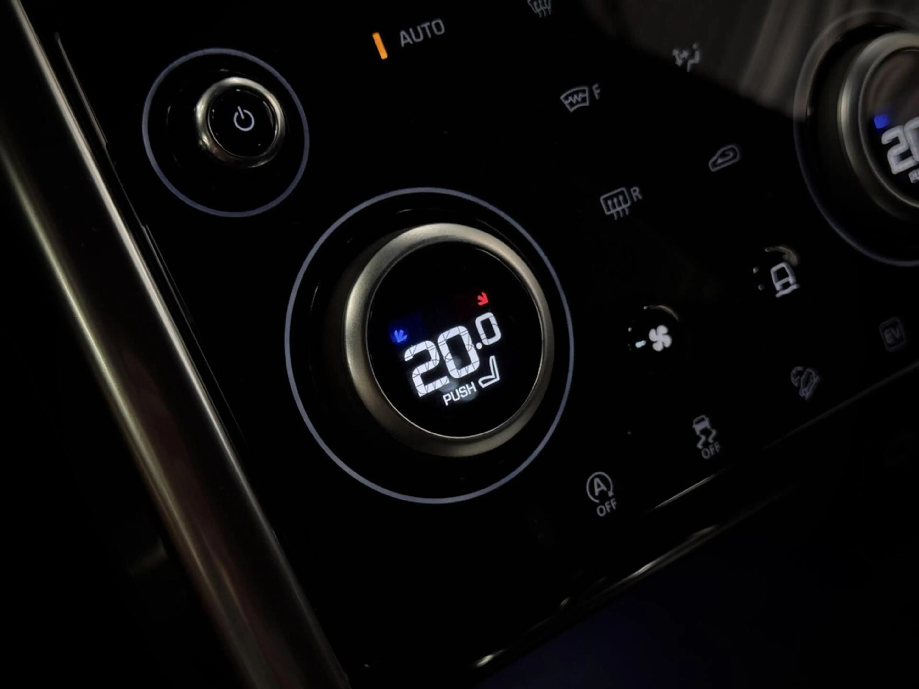 Land Rover Discovery Sport P300e 1.5 R-Dynamic SE | SOH 92% | Black Pack | Co — photo 25