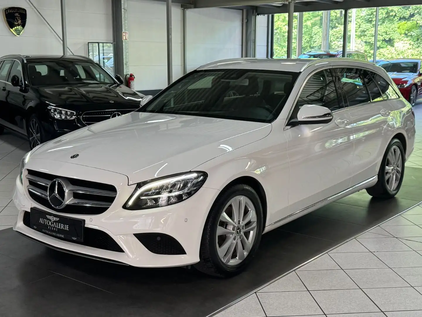 Mercedes-Benz C 180 T CGI AVANTGARDE*LED*NAVI*2.HD*FACELIFT Blanc - 1