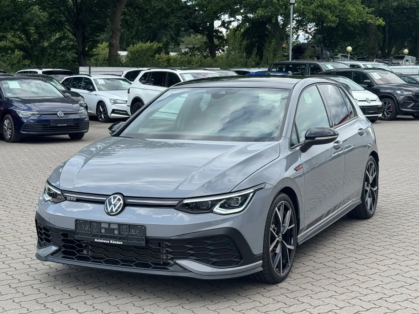 Volkswagen Golf GTI Clubsport °Pano°H&K°HUP°IQ°R-Kamera° Gris - 2