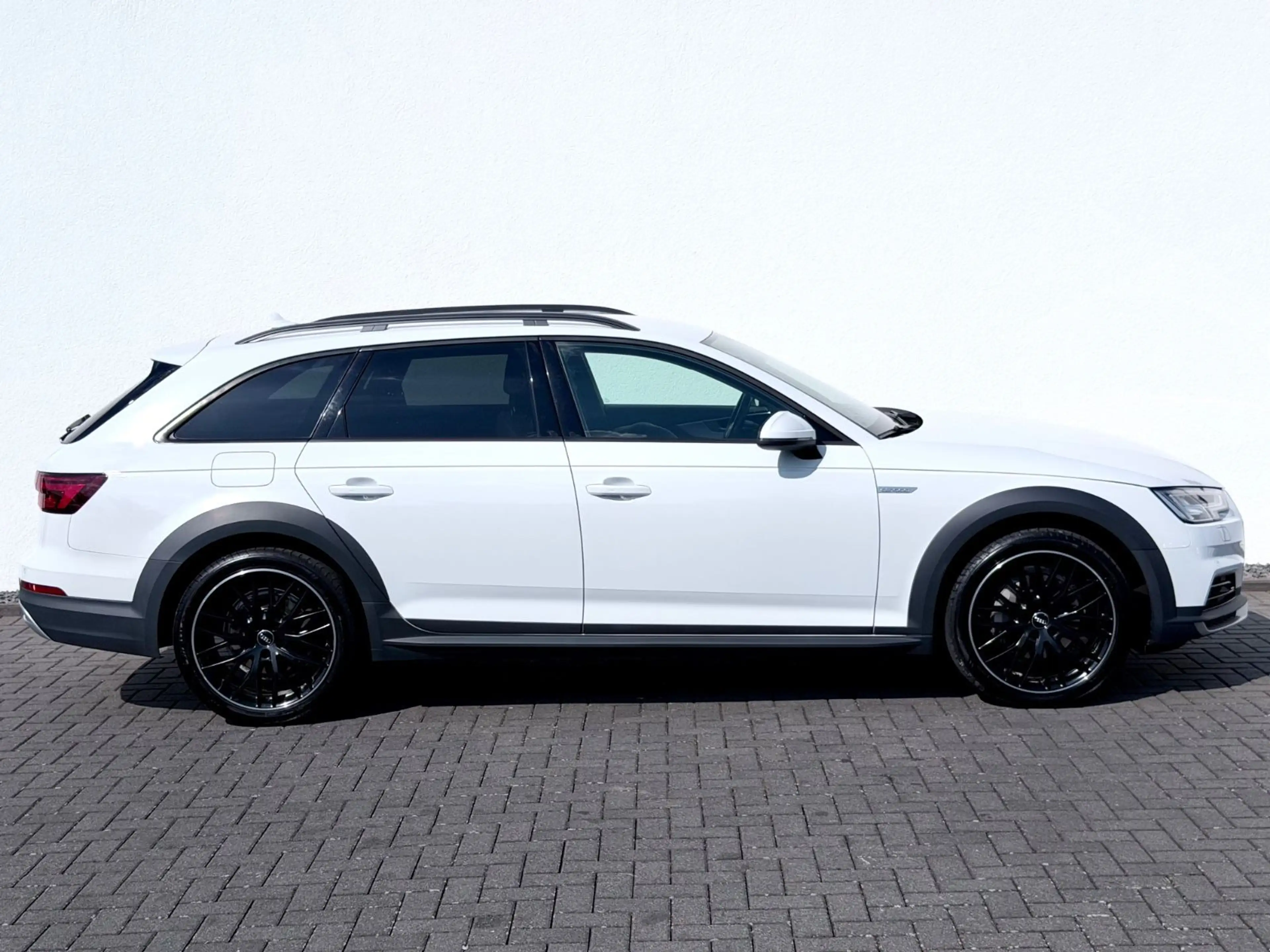 Audi A4 allroad 2.0 TDI quattro/NAVI/LED/PDC/GARANTIE — photo 4