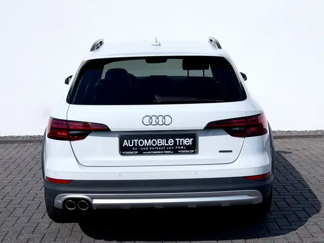 Audi A4 view 6