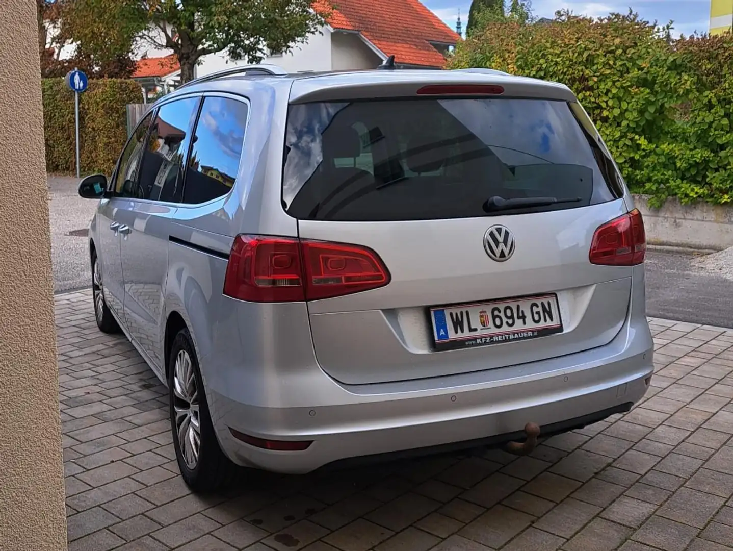 Volkswagen Sharan Sharan Highline: DSG, AHK, Pickerl NEU Silber - 1