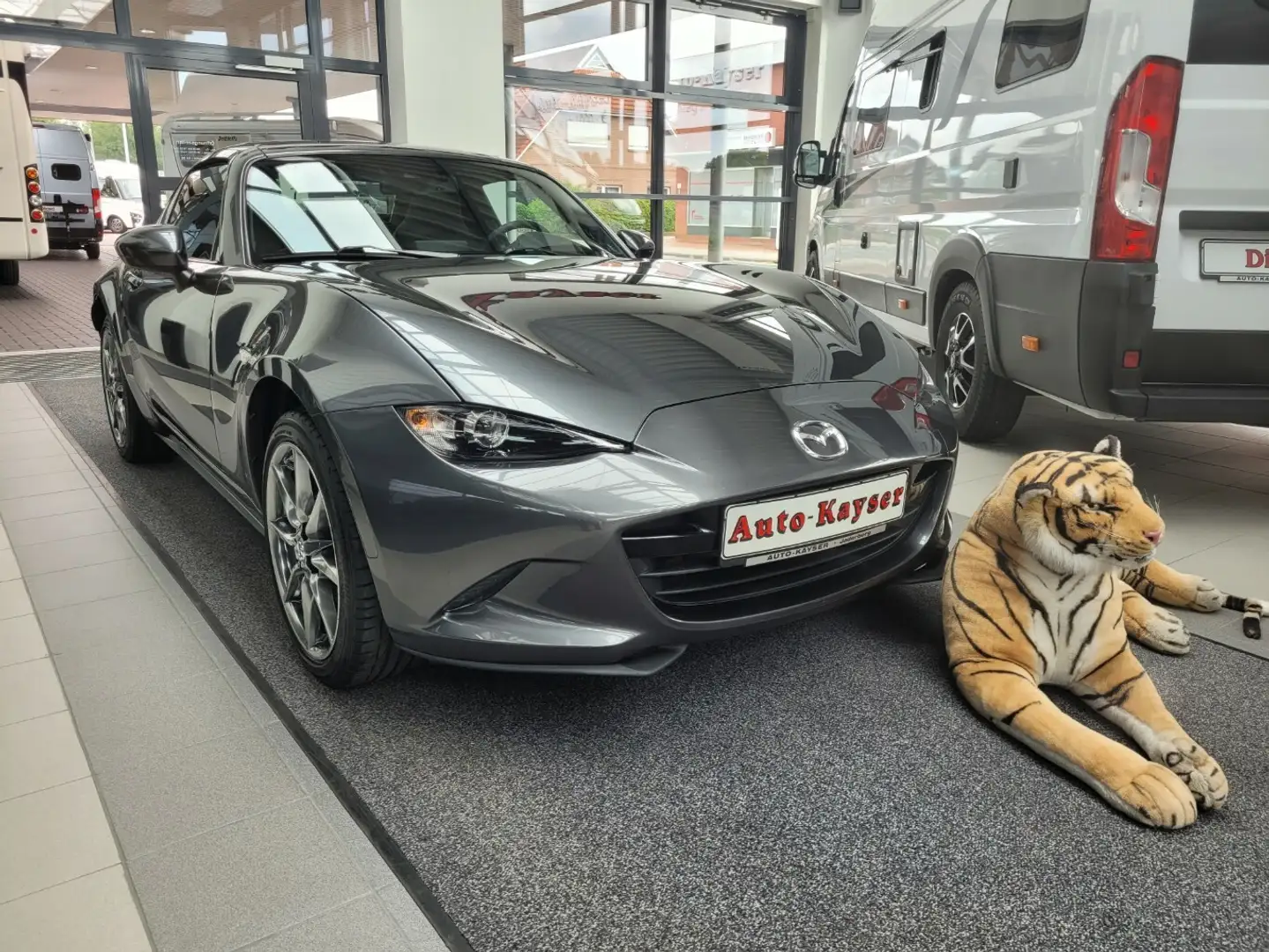 Mazda MX-5 RF 2,0l Skyactive G +elek. Stahldach+Leder+BOSE Gris - 2