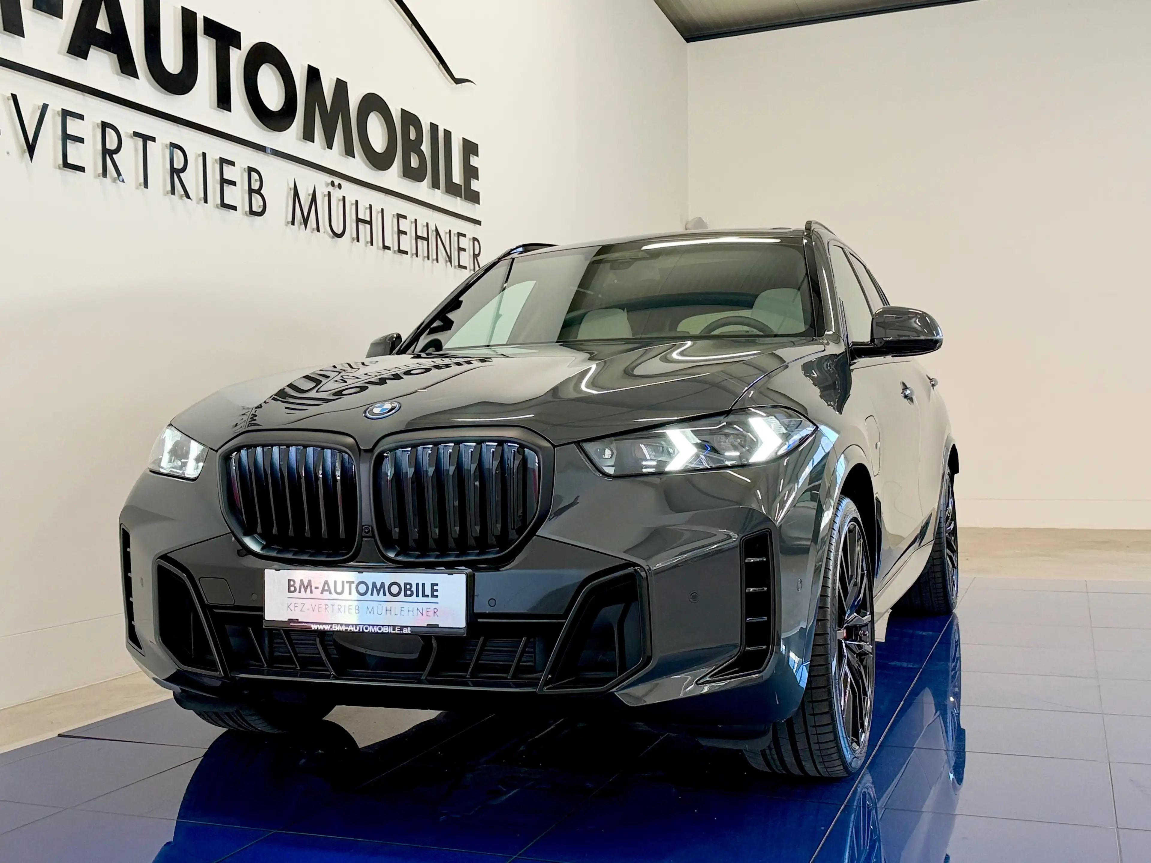 BMW X5 xDrive50e,M-Sportpaket-Pro,SkyLounge,AHK,Carbon,Luftf.,Sitzlüftung,22"Alu — photo 3