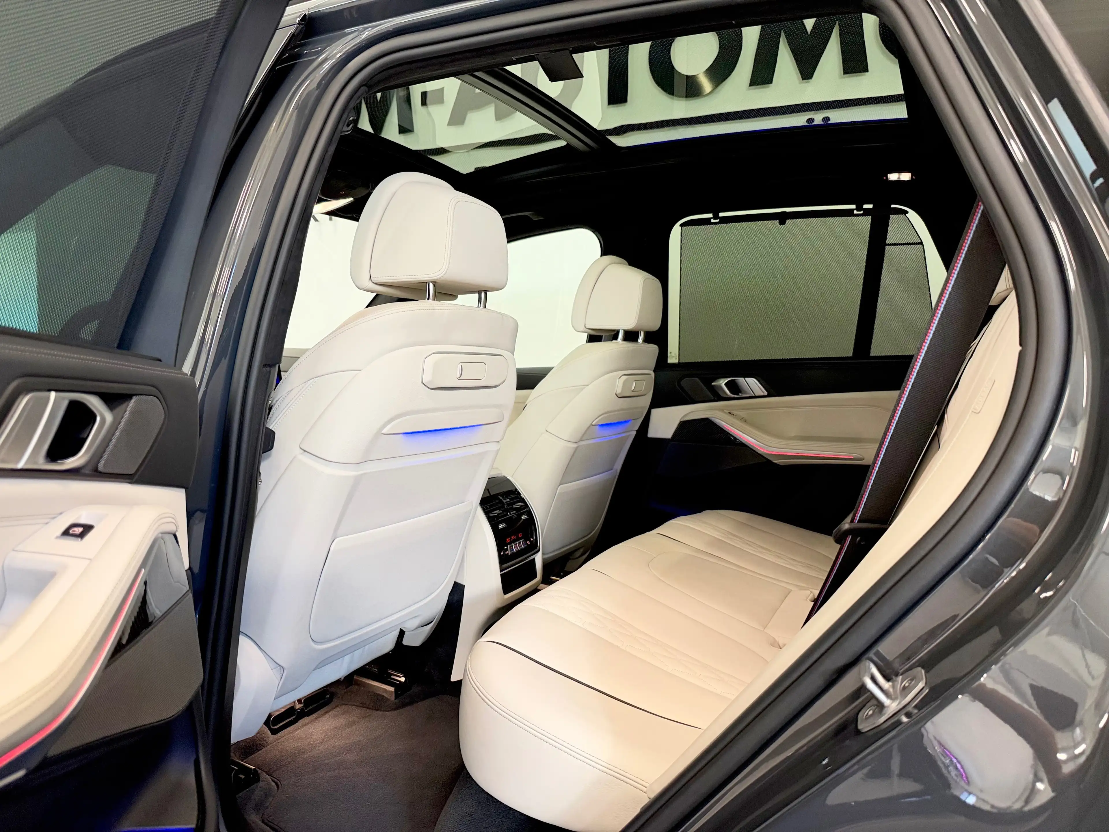 BMW X5 xDrive50e,M-Sportpaket-Pro,SkyLounge,AHK,Carbon,Luftf.,Sitzlüftung,22"Alu — photo 25