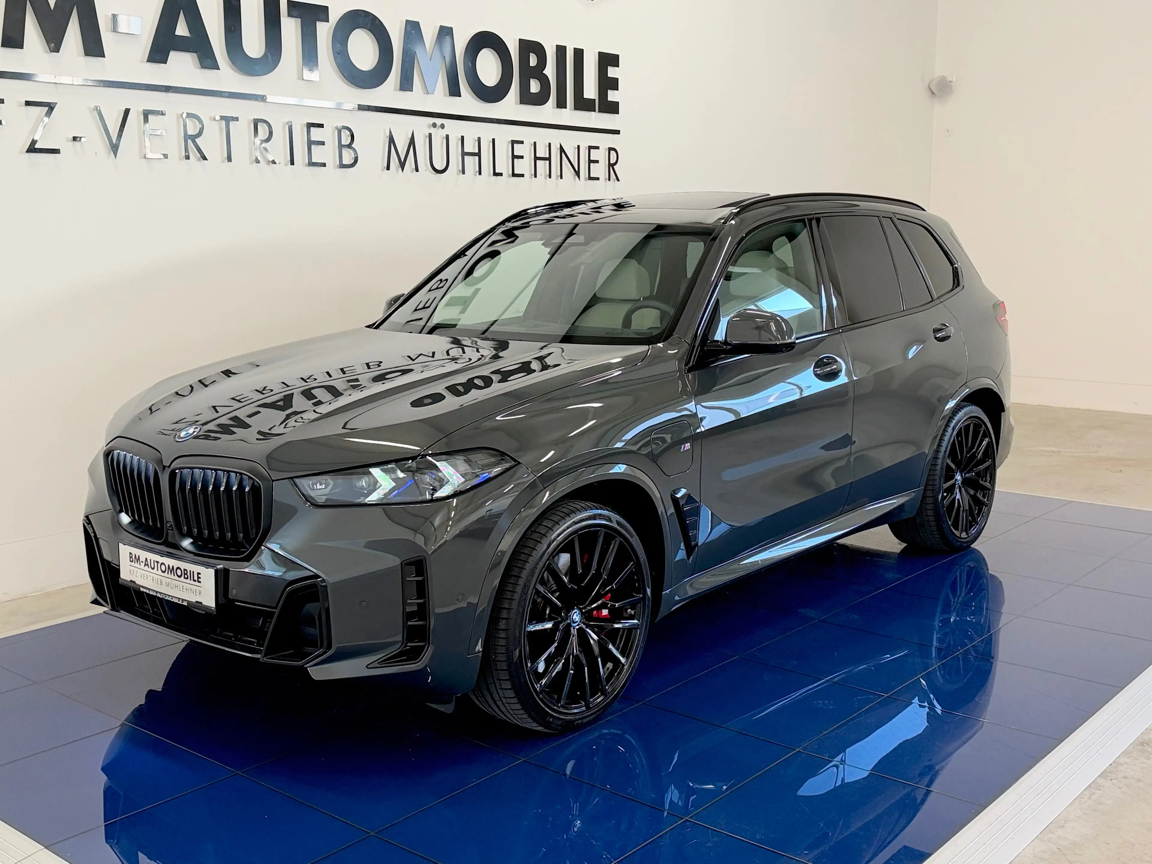 BMW X5 xDrive50e,M-Sportpaket-Pro,SkyLounge,AHK,Carbon,Luftf.,Sitzlüftung,22"Alu — photo 2