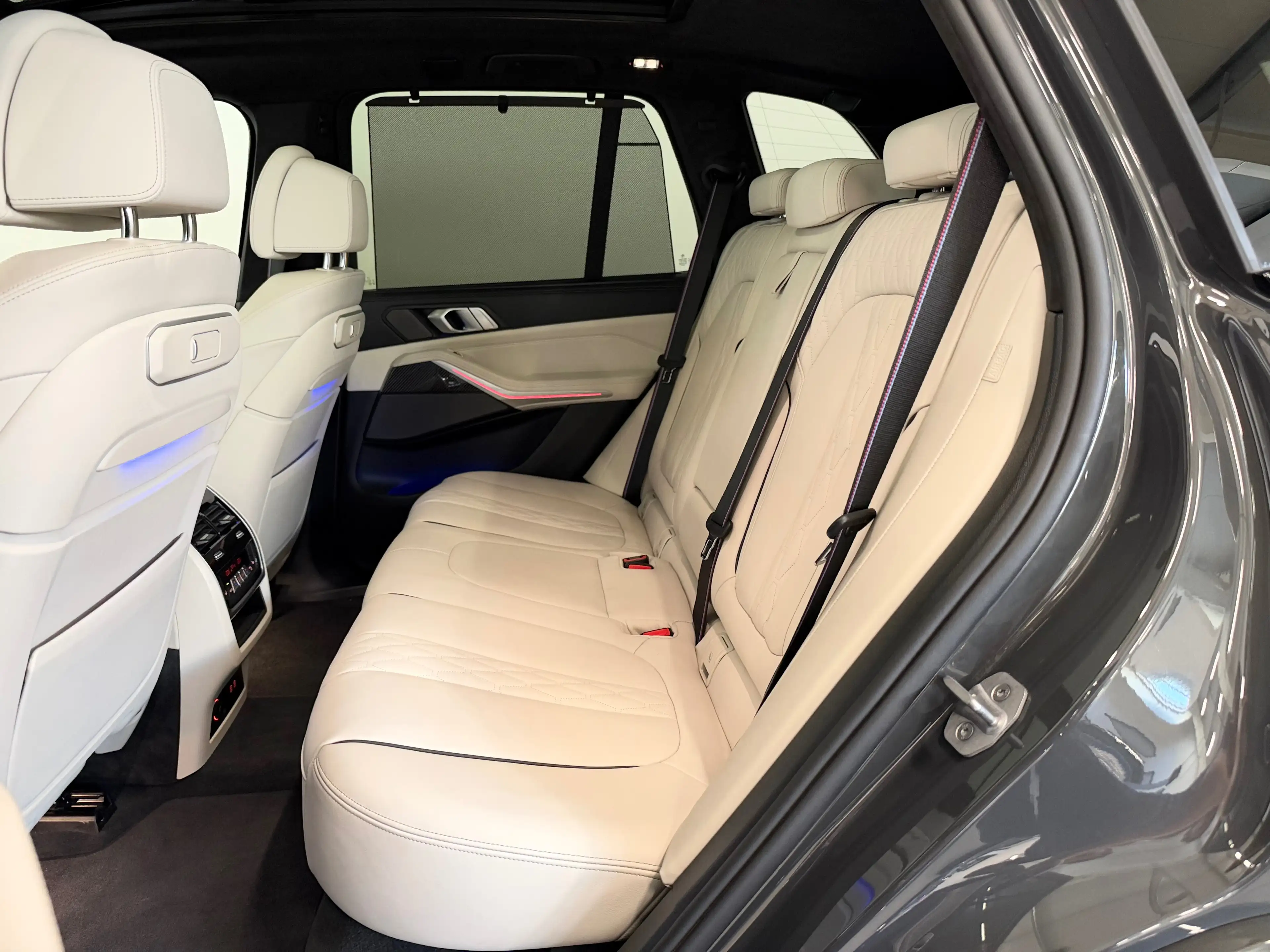 BMW X5 xDrive50e,M-Sportpaket-Pro,SkyLounge,AHK,Carbon,Luftf.,Sitzlüftung,22"Alu — photo 26