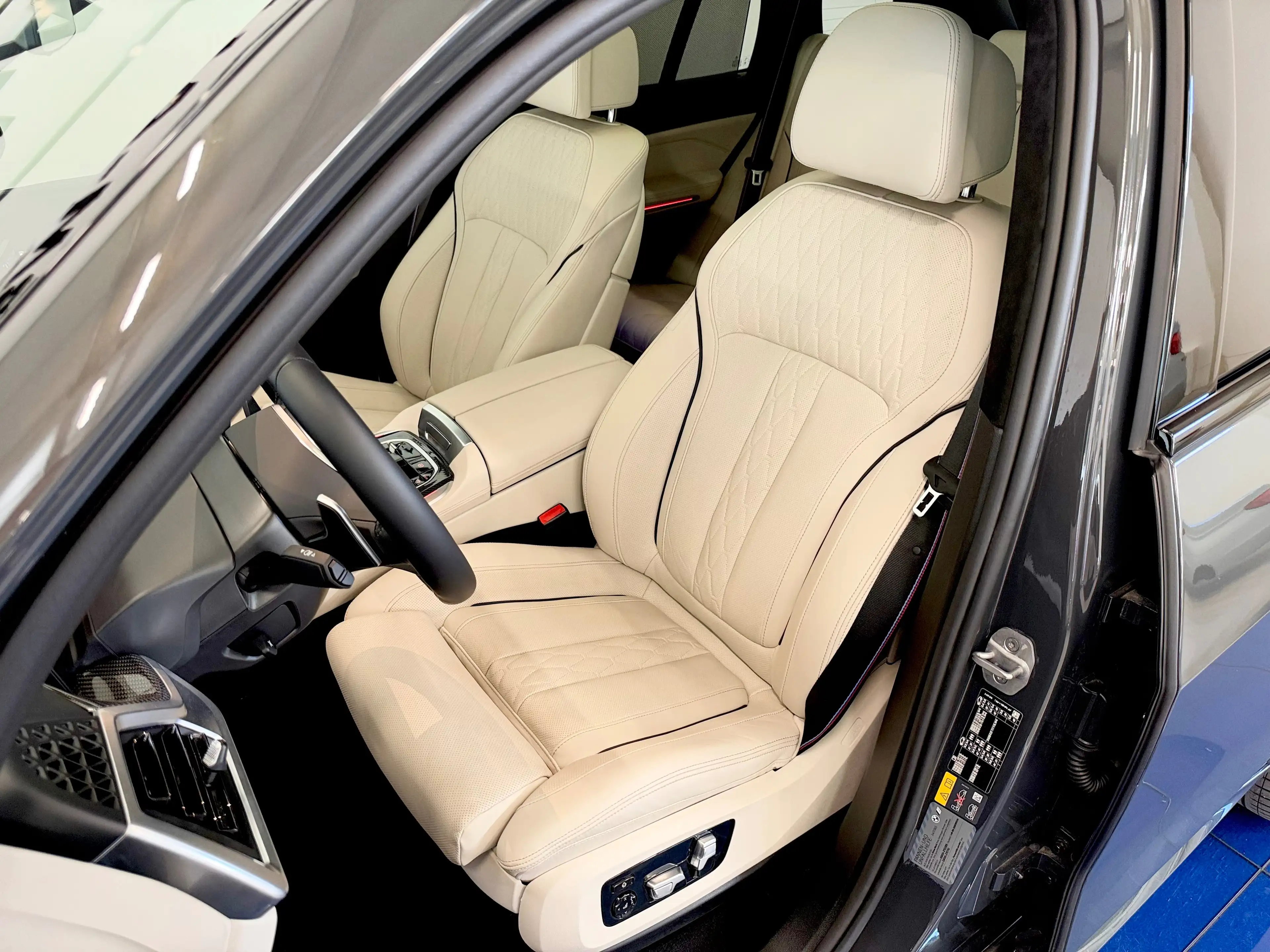 BMW X5 xDrive50e,M-Sportpaket-Pro,SkyLounge,AHK,Carbon,Luftf.,Sitzlüftung,22"Alu — photo 16